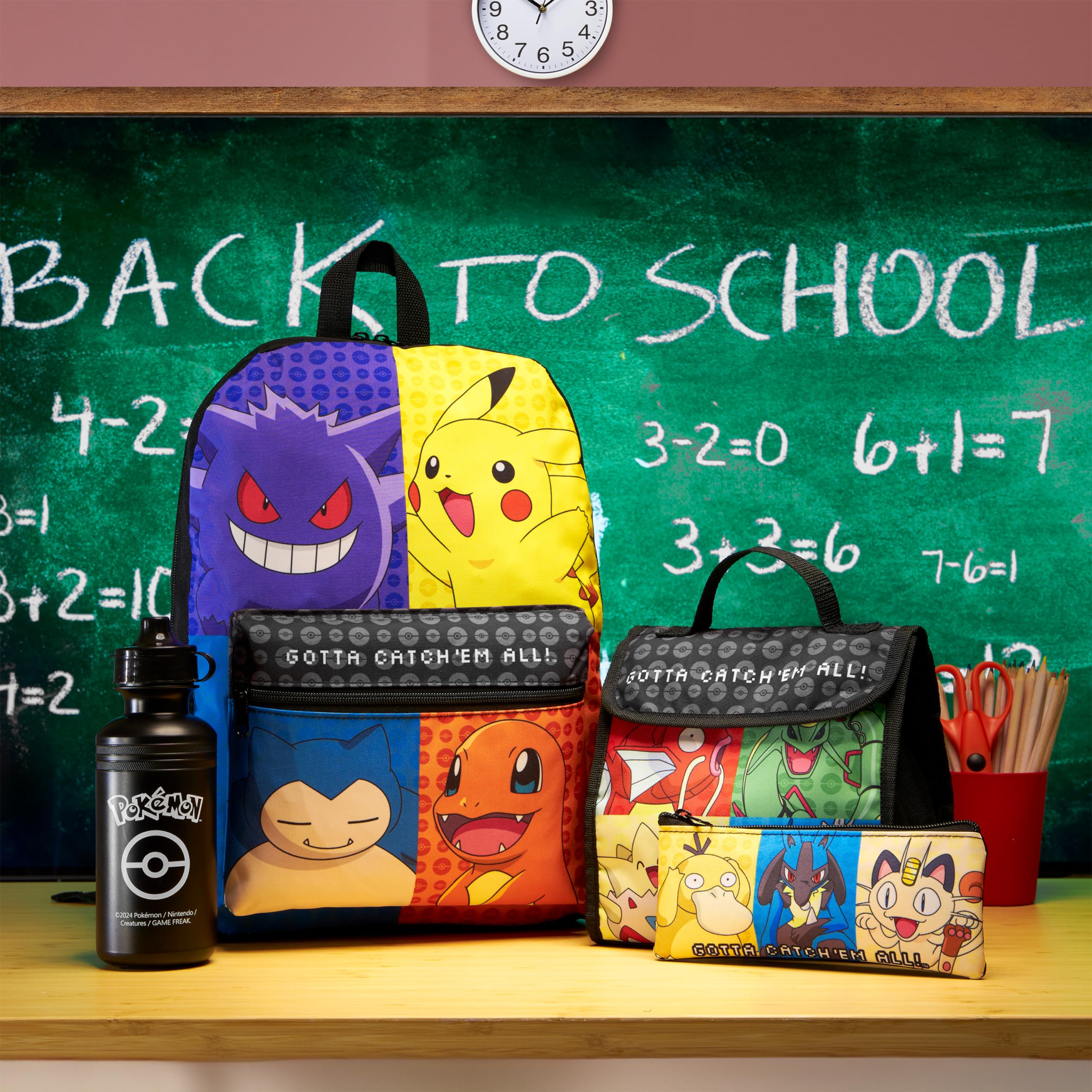 Pokémon Sacs à Dos pour Enfant Set 4 Pc Bouteille d'eau Sac a Dos Trousse Sac à Lunch Isotherme ou Portefeuille Anime Fournitures Scolaires (Multi/Noir Ensemble de 4 Pièces)