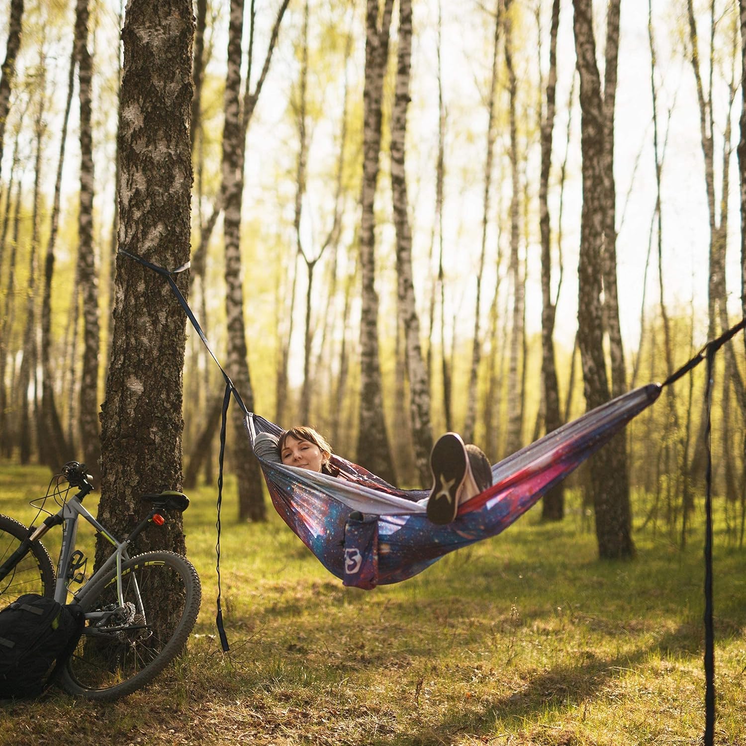 Foxelli Camping Hammock & Tree Straps Bundle – Includes Lightweight Parachute Nylon Hammock & XL Hammock Straps Set