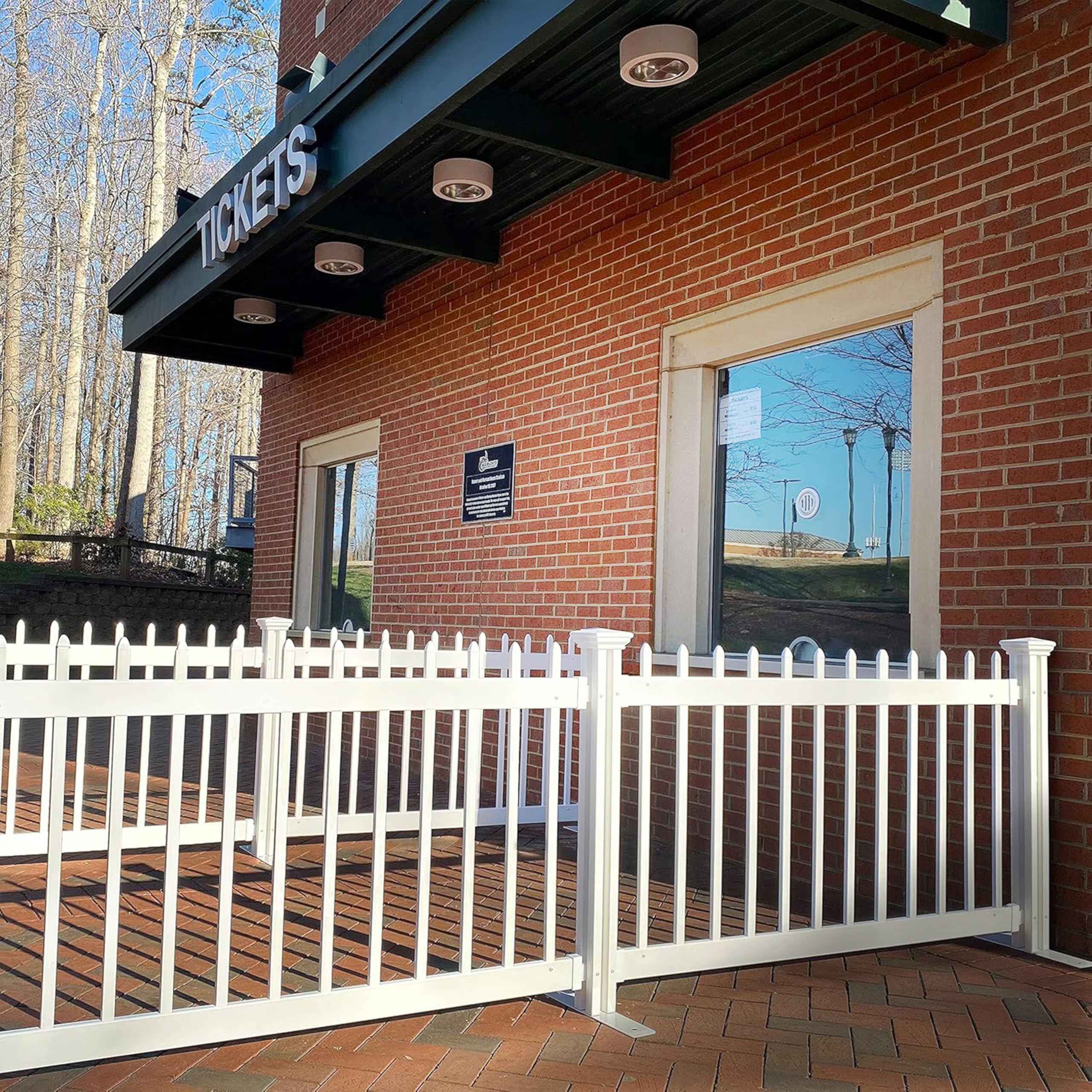 3.1ft H x 5.4ft W (1 Panel + 1 Post) Freestanding Zippity Kensington Fence Kit, White Vinyl Picket Fence Panel, Portable Outdoor & Indoor Fence for Temporary Events, Easy Install for Backyard, ZP19069