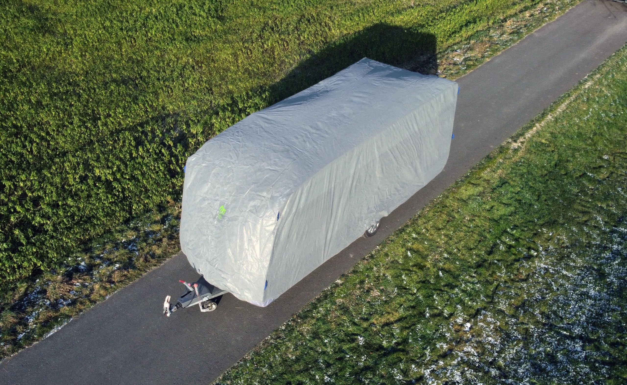 Favoto Afdekzeil, caravan, waterdicht, outdoor, caravan, zeil, camper, beschermhoes, 420D Oxford, vliesstof, winddicht, ademend, stofdicht, uv- bescherming, zomer, winter, 610 x 250 x 220 cm