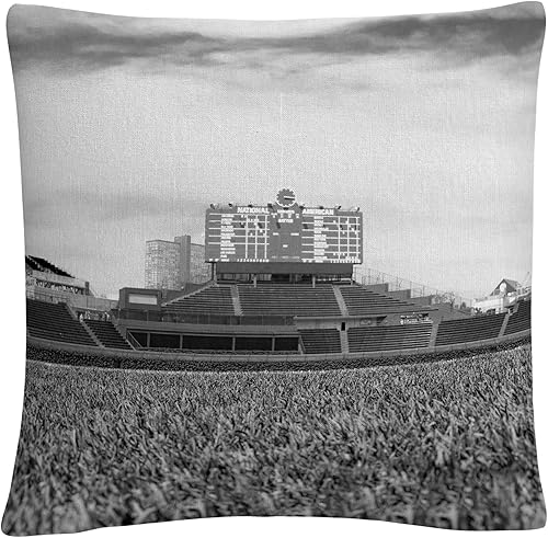 Trademark Fine Art Wrigley by Yale Gurney - Almohada decorativa (16.0 x 16.0in), multicolor