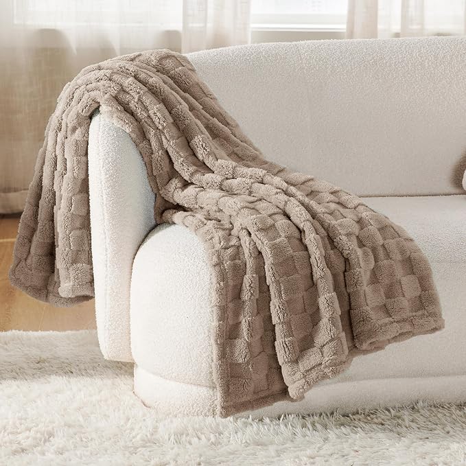 Bedsure Mallard Green Throw Blanket for Couch - Super Soft Cozy Blankets for Women, Cute Small Fleece Blanket for Girls, 50x60 Inches