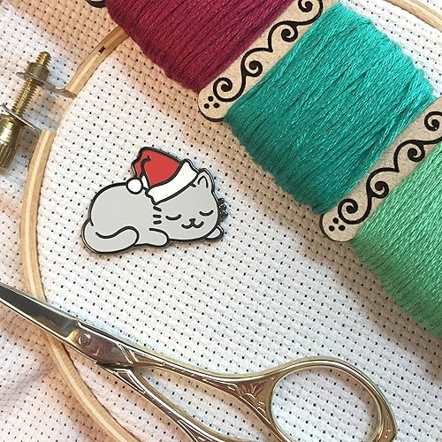 Miniatura 3 de Sleepy Christmas Kitty in Santa Hat Magnetic Enamel Needle Minder