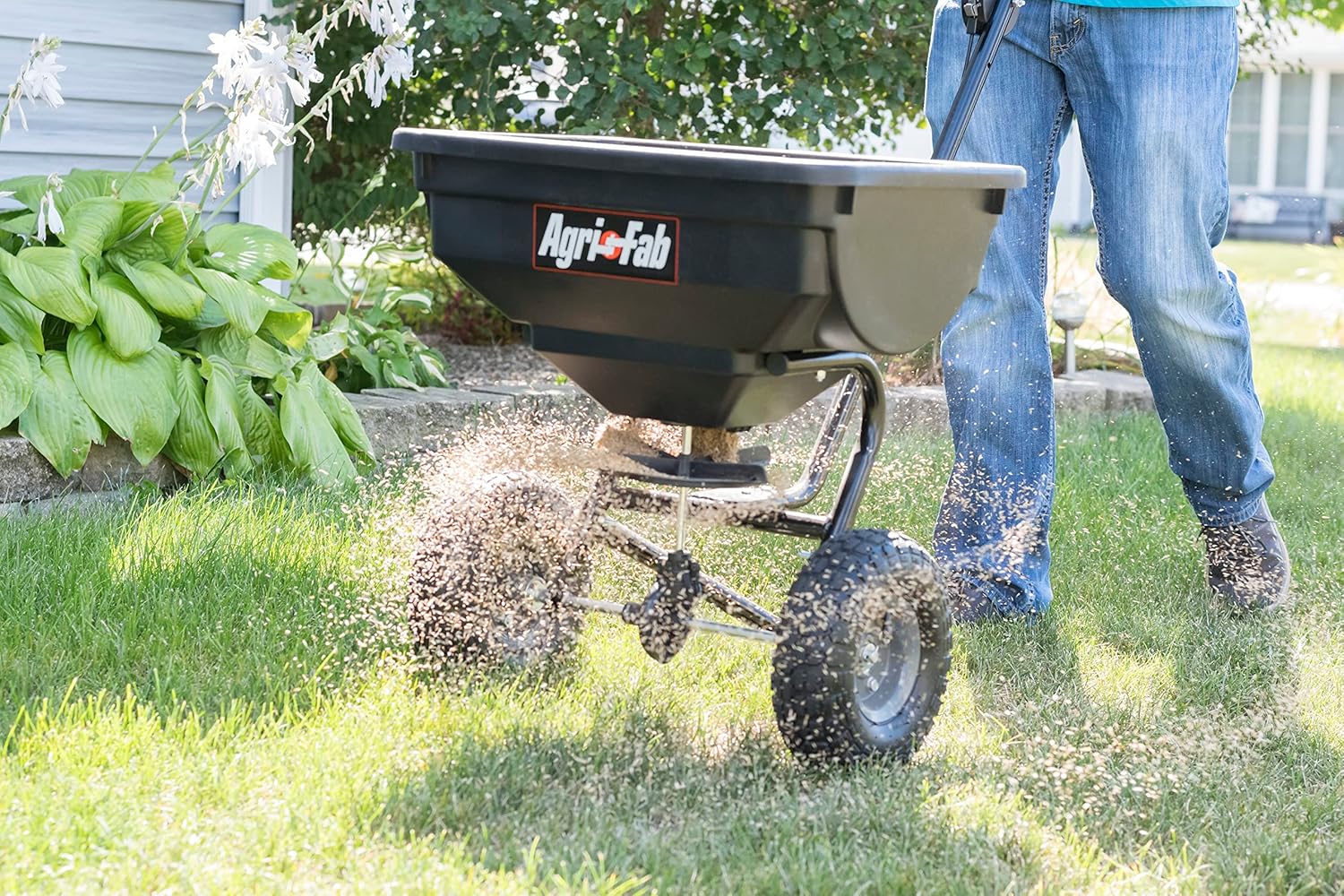Agri-Fab 45-0531 85-lb 85 lb Deluxe Push Spreader, Black : Patio, Lawn & Garden