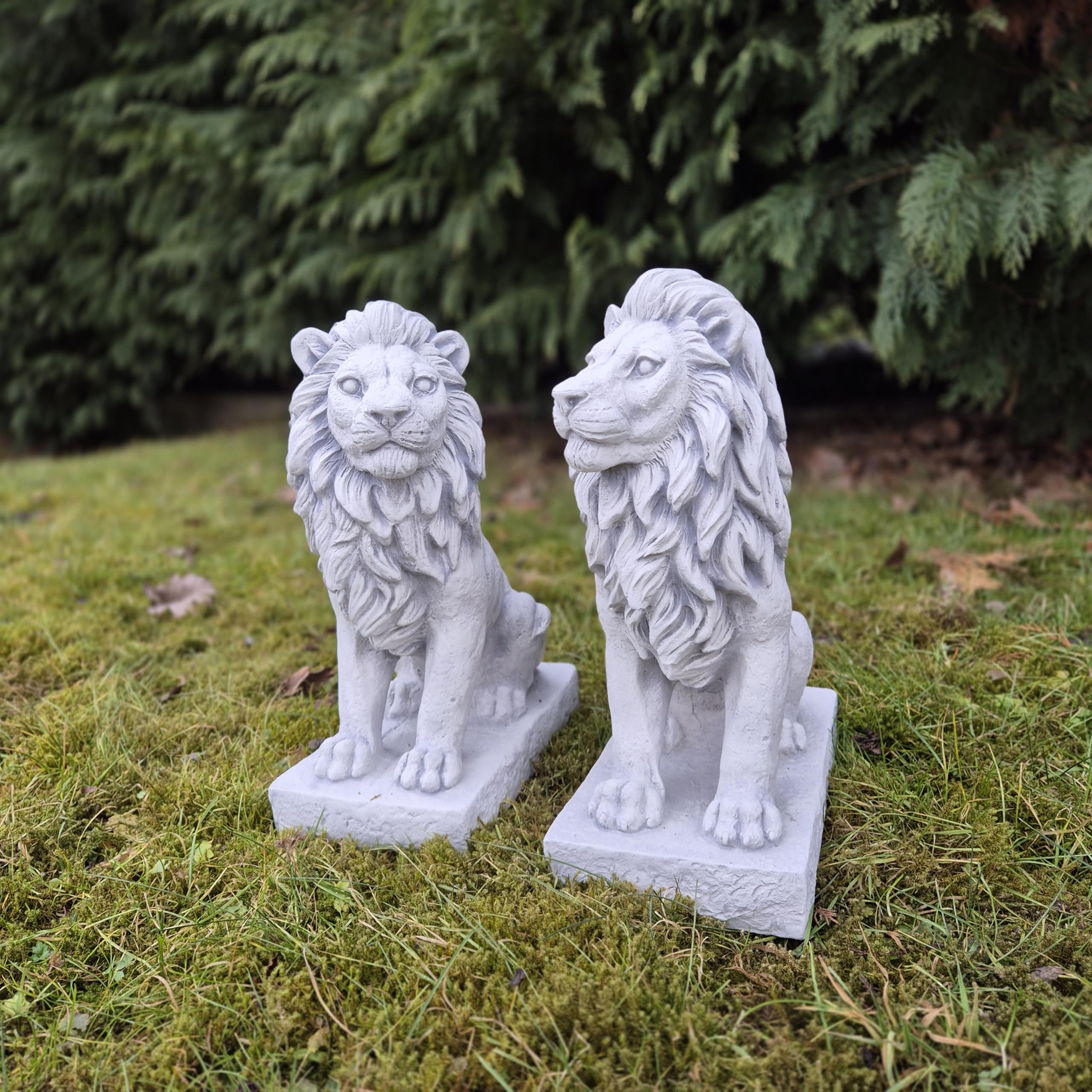 FABRIQ Figurka lwa, zestaw 2 szt., lewą i prawą stronę, kamienna figurka, waga 22 kg, wysokość 36 cm, szerokość 14 cm, długość 20 cm, odporna na mróz, z odlewu kamiennego, do użytku na zewnątrz, szara