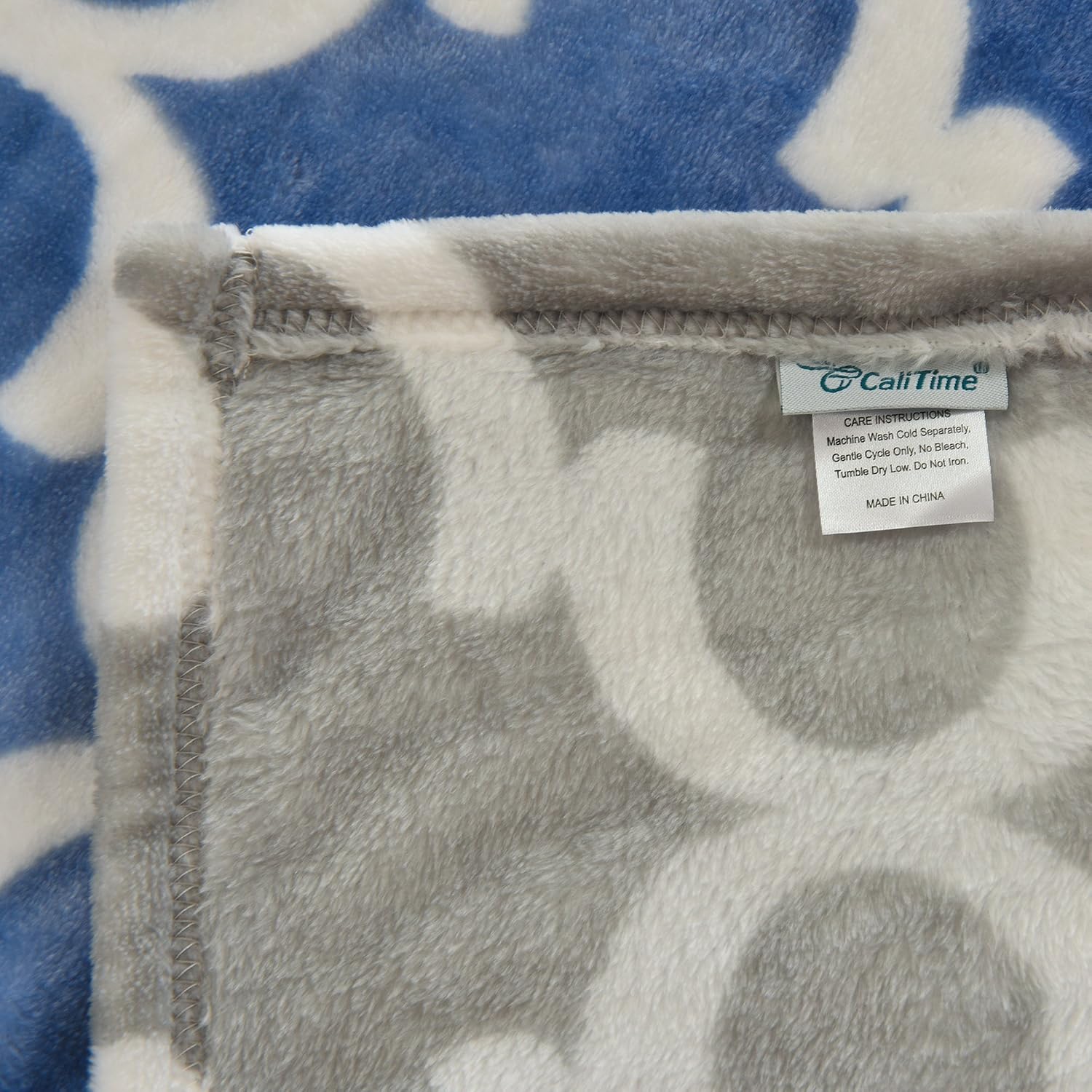 CaliTime Super Soft Throw Blanket for Bed Sofa Couch, Cozy Warm Flannel Fleece Modern Gradient Ombre Quatrefoil Accent Geometric, Grey to Blue, King