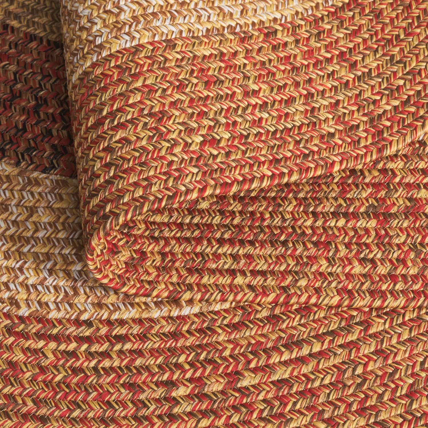 SAFAVIEH Washable Rug Outdoor Braided Collection - 5' Round, Rust & Red, Handmade & Reversible, Non-Shedding & Easy to Clean, Ideal for Patio, Backyard, Mudroom (BRD318P)