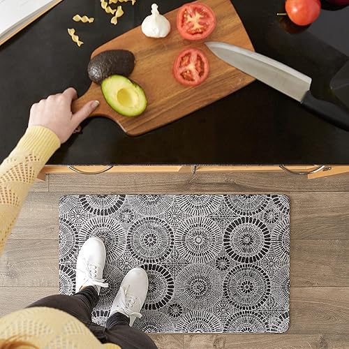 Miniatura 5 de DII Colección Tufted Mat Interior  exterior, respaldo de cojín de espuma de PVC, 17.75 x 29.5, caleidoscopio negro