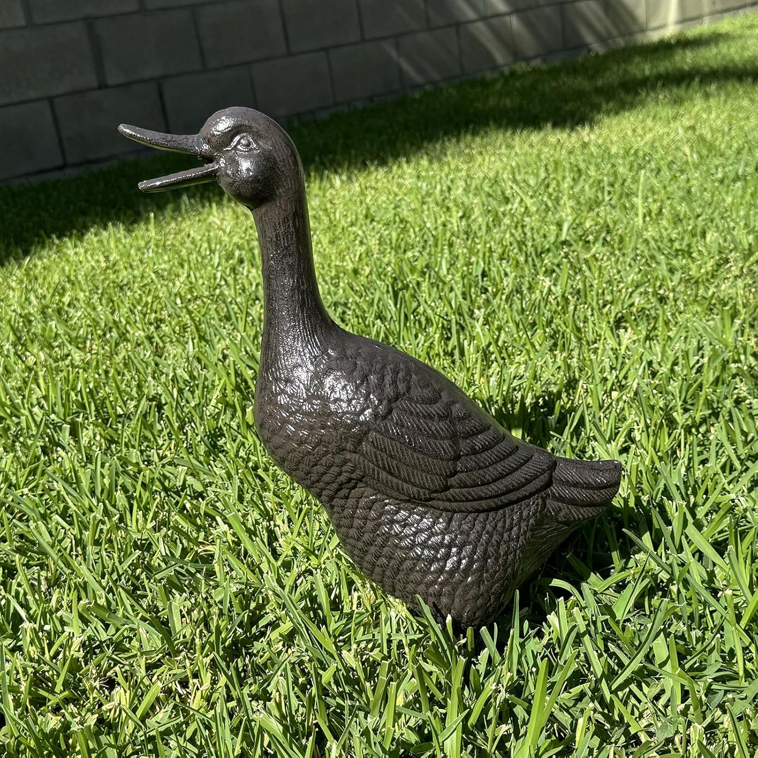 Cast Iron Duck Statue (15.7" Tall) - Heavy Duty Outdoor/Indoor Decor, Rust Brown Garden Art with Lifelike Feather Detailing, Weatherproof Bird Sculpture for Patio, Lawn & Home HC5387