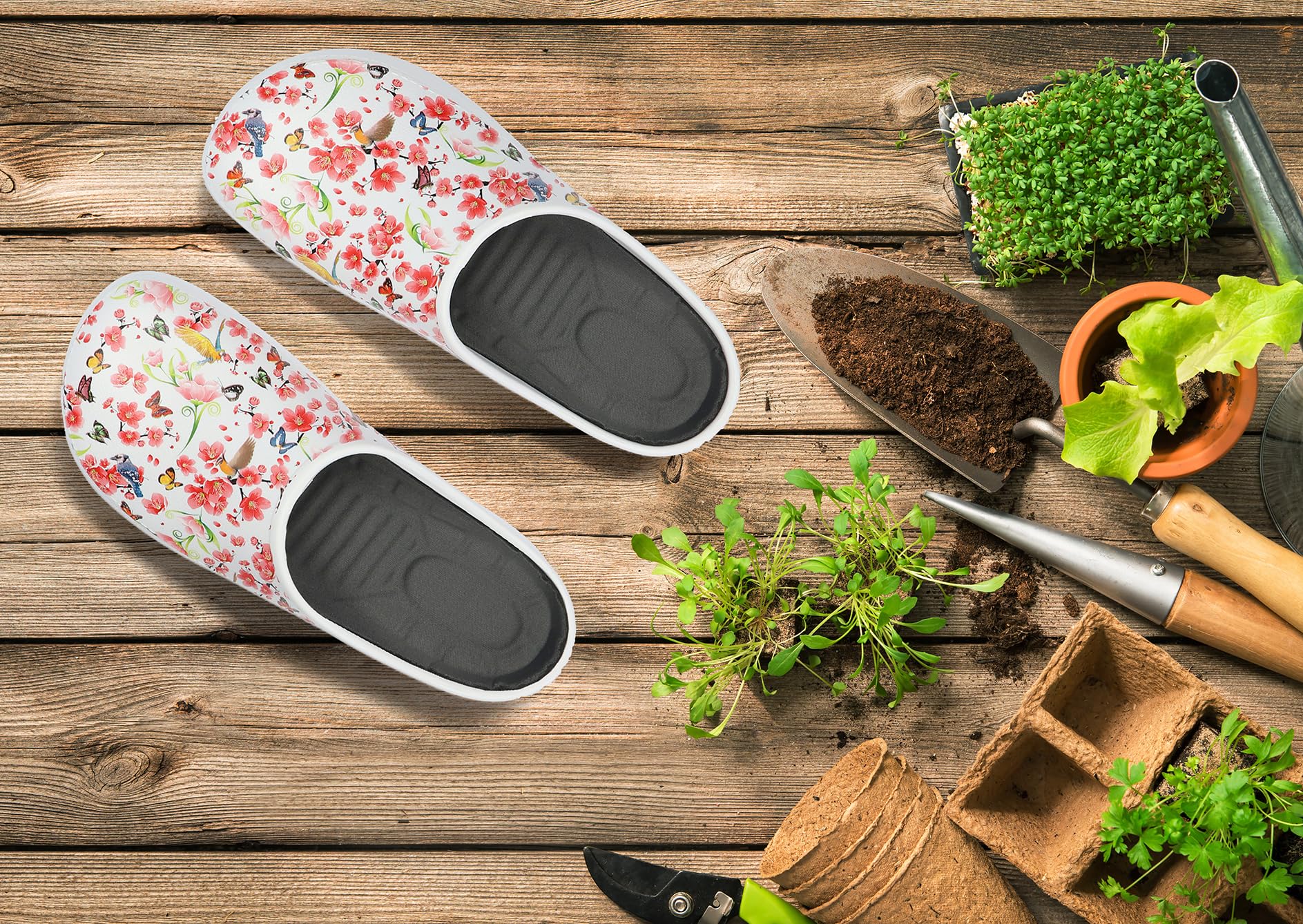 BeComfy Damskie i Męskie Chodaki Piankowe Bardzo Lekkie Klapki Unisex Zakryte Moro lub Kwiatki 36-46 EU