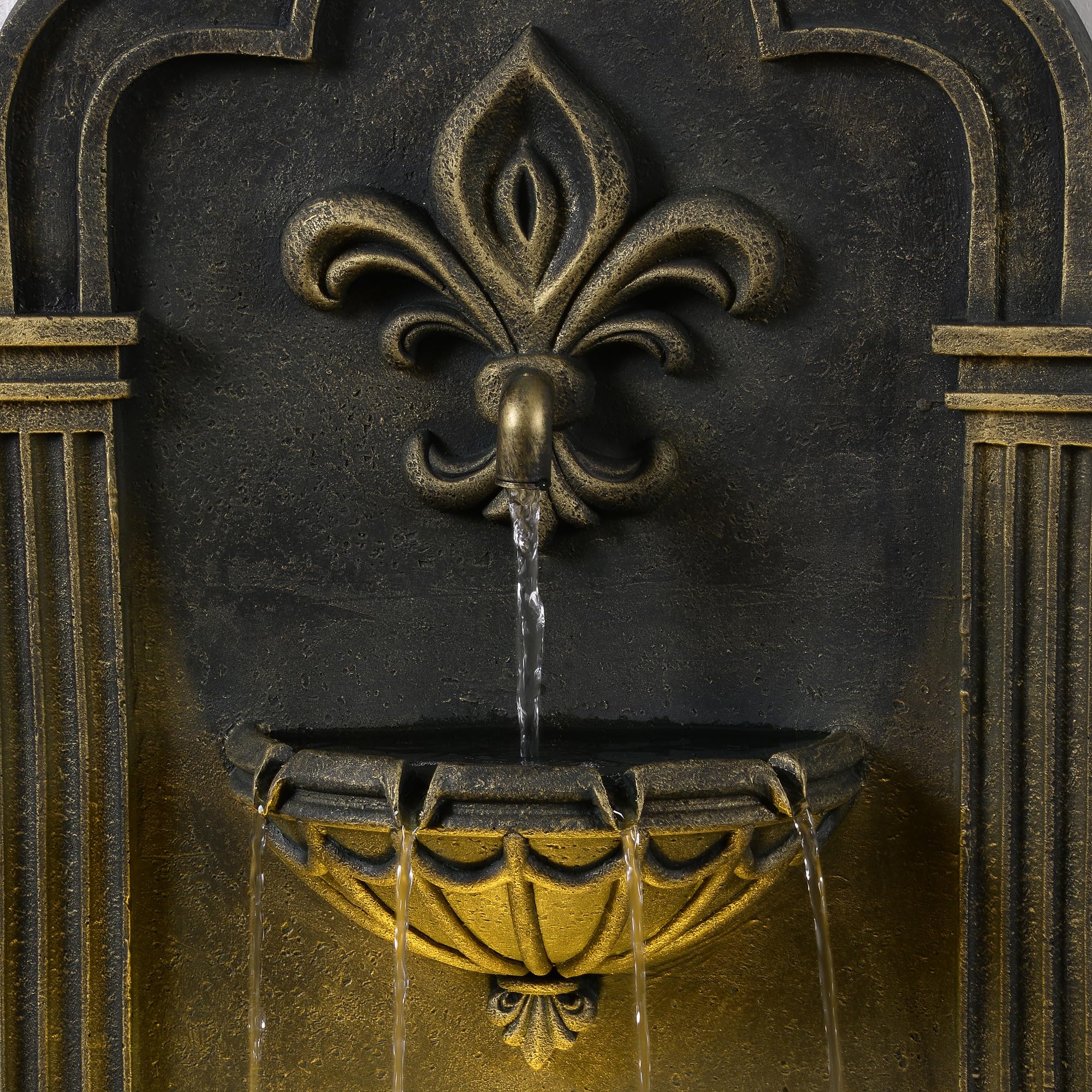Teamson Home Fleur-de-Lis Wandbrunnen Outdoor 80 cm mit integrierter LED Beleuchtung und dekorativem Schwarz-Gold Finish