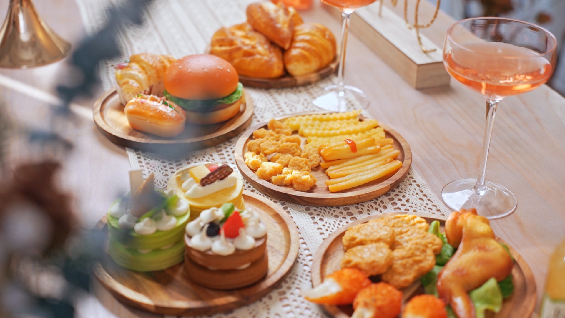 Bandeja De Madera Redonda Vikye - Plato Para Servir Té, Fruta O Dulces, Decoración Rústica (24 Cm)