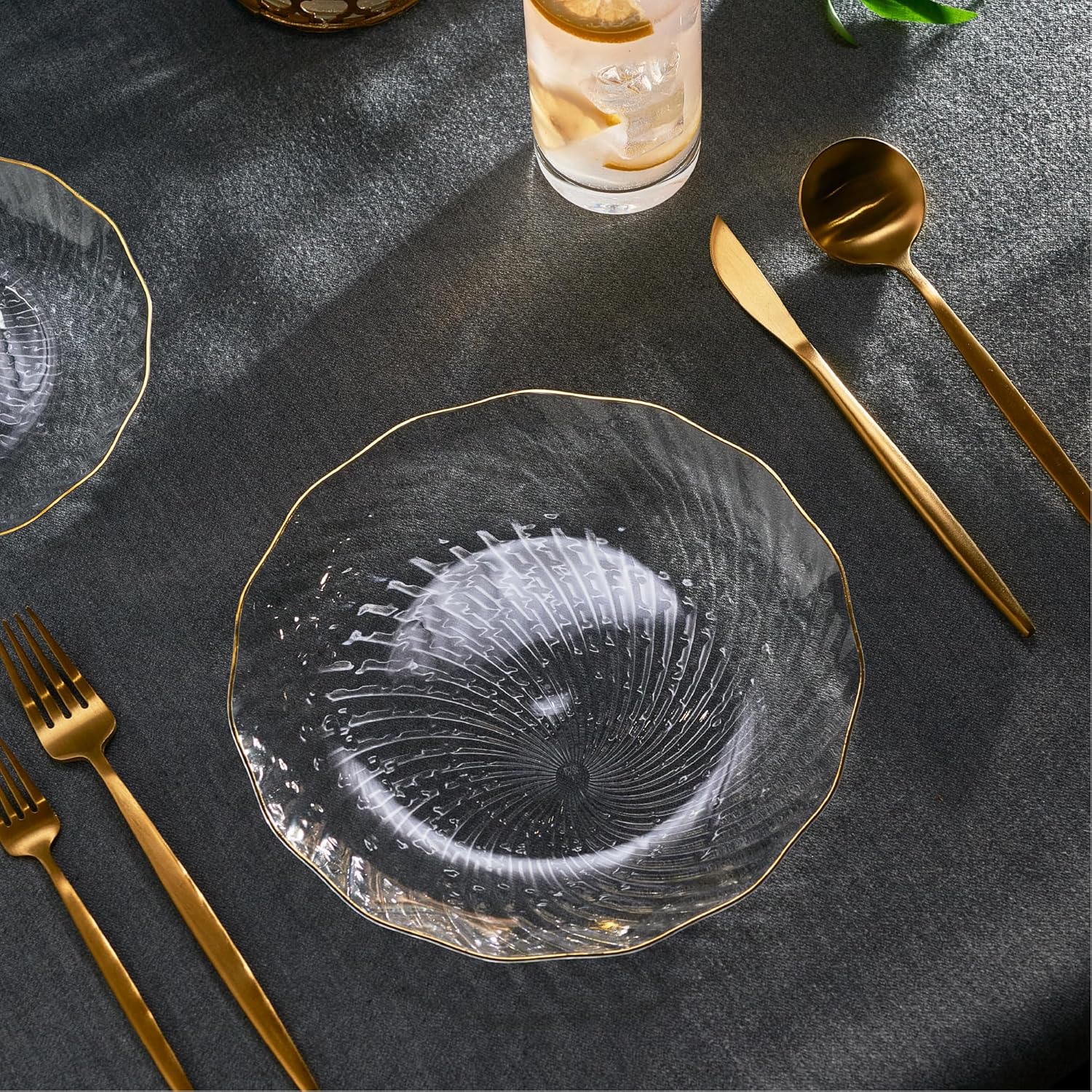 PLASTICPRO 30 Pack Elegant Plastic Plates 9 inch Clear with Gold Rim Spiral Design Disposable Plastic Dinner Plates - Image 4