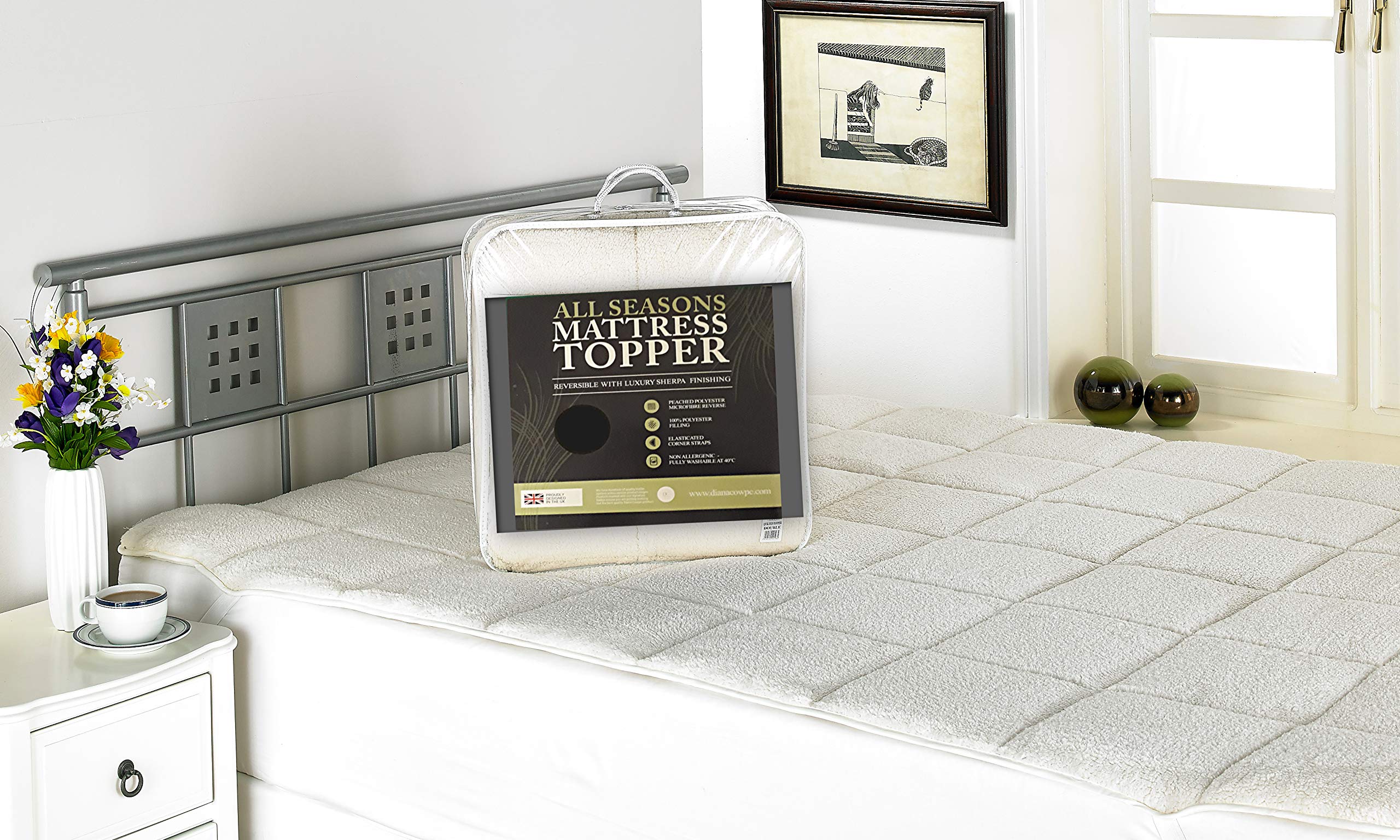 Diana Cowpe DOUBLE MATTRESS TOPPER Reversible All-Seasons Mattress Topper Double | Warm Sherpa Fleece Side for Winter/Cool Microfibre Side for Summer | Hotel Quality Mattress Topper (135x190cm)