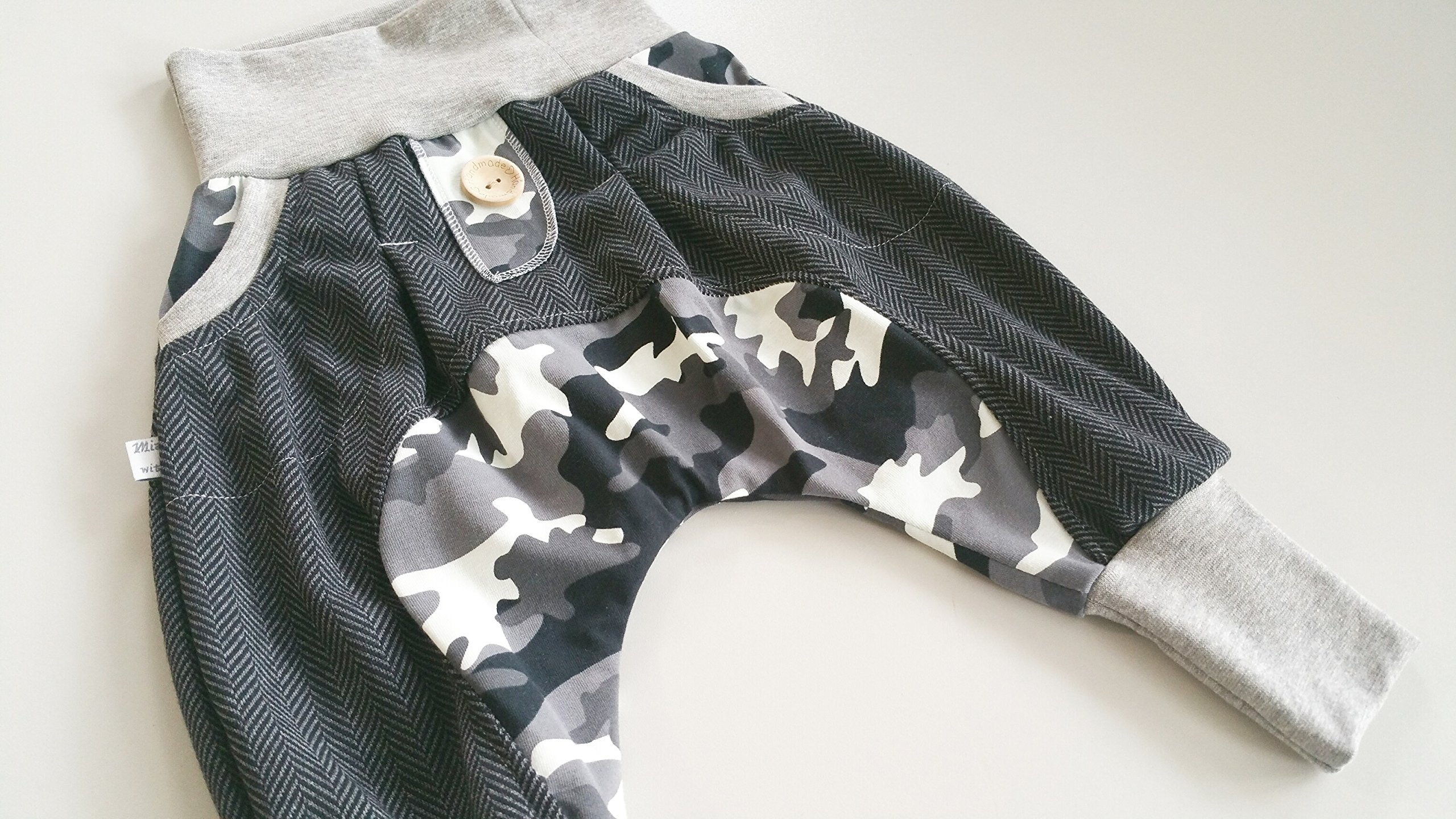 Atelier MiaMia - Pumphose oder als Set Baby Kind von 50, 56, 62, 68, 74, 80, 86, 92, 98 Designer Babyhose Limitiert !! Mitwachshose Tarnfarbe grau/weiß