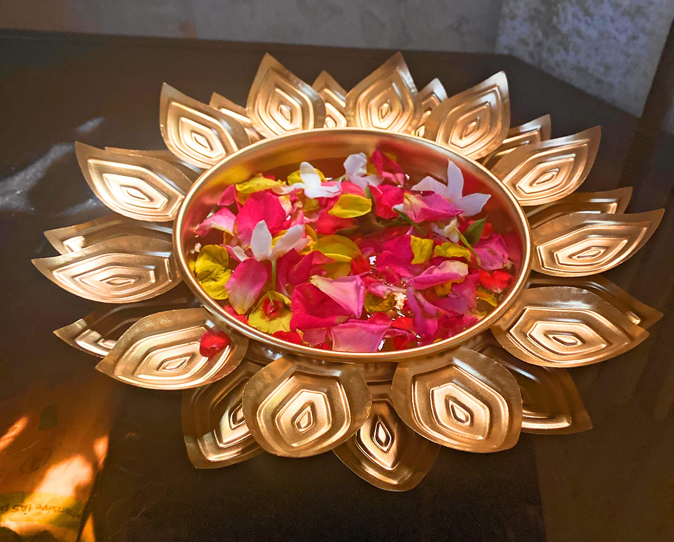 Golden Decorative Round Lotus Shape Metal Urli Pot With Free Lotus Diya for Floating Candle Flower Tealight /Diwali Decor Potpourris Table Urli With Lotus Tlight Holder /Corporate