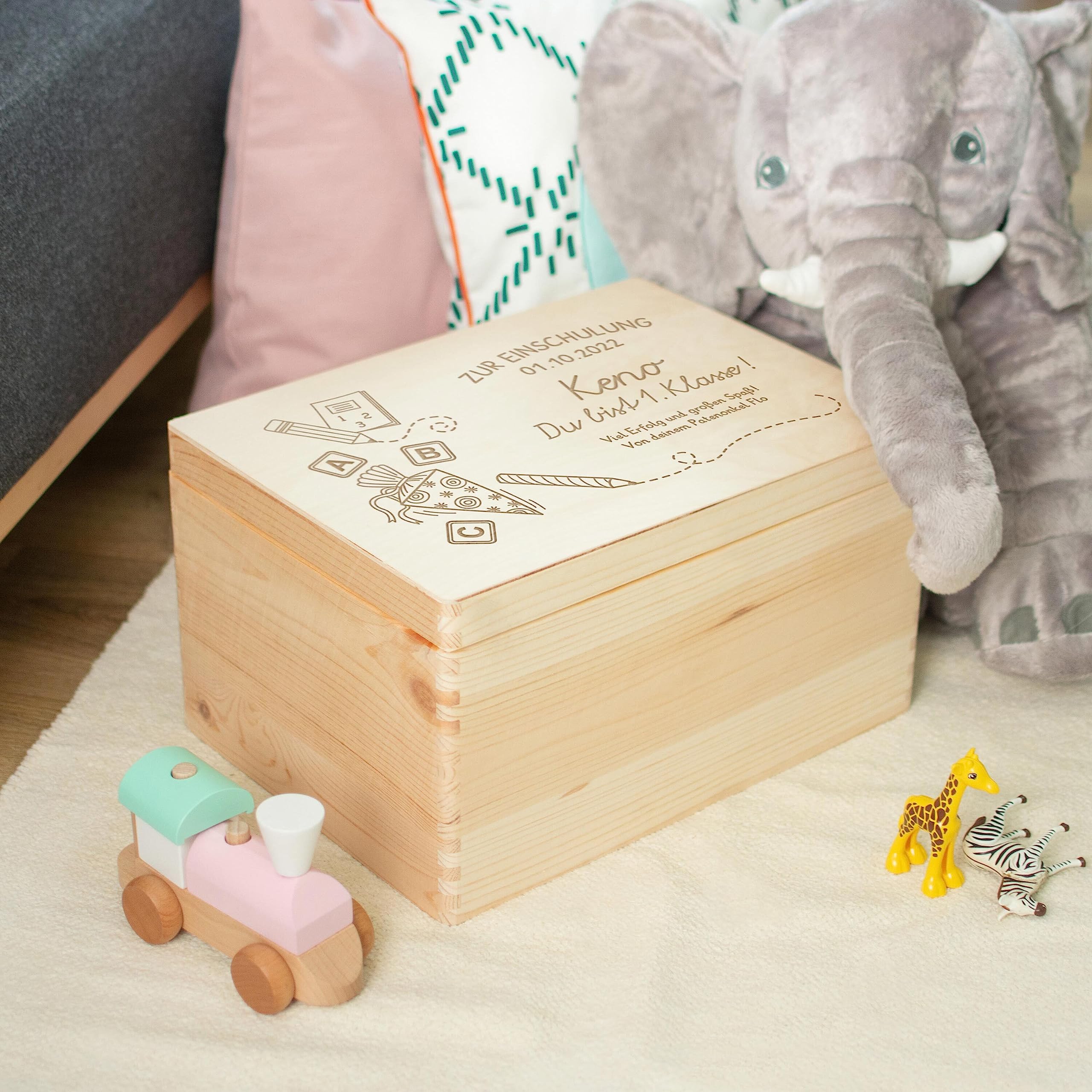 LAUBLUST Holzkiste mit Gravur - Personalisiert mit Datum | Name | WIDMUNG - Naturbelassen, Größe XL - Schultüte Motiv - Geschenkkiste zur Einschulung - FSC®