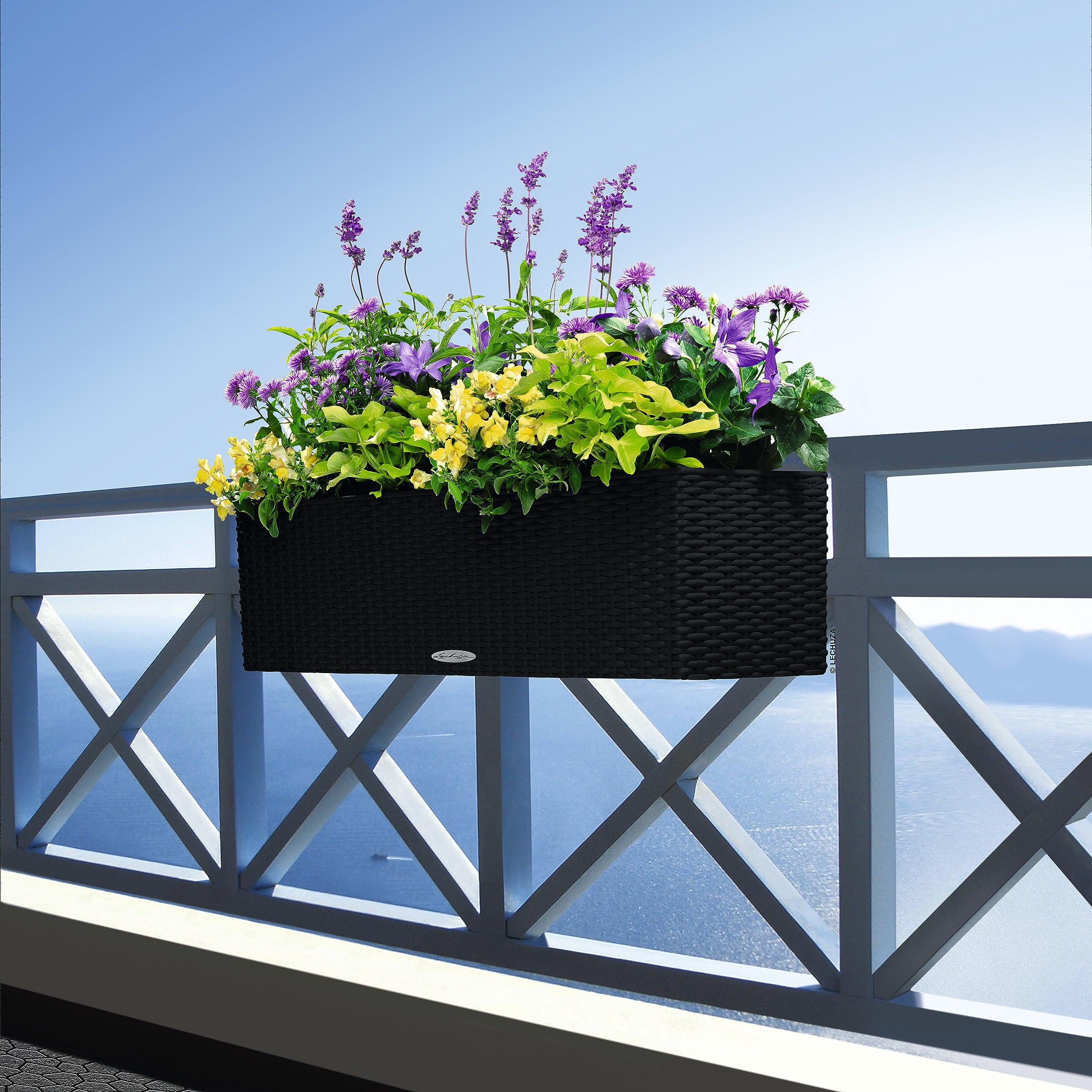 Lechuza Balconera Cottage 50 – Maceta Riego Automático Con Soporte Para Barandilla (blanco, Aspecto Ratán)