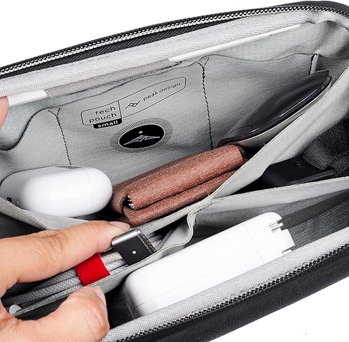 Miniatura 3 de Peak Design Pequeña bolsa tecnológica, negro, organizador de artículos electrónicos para viajes o transporte diario, almacenamiento estilo origami,