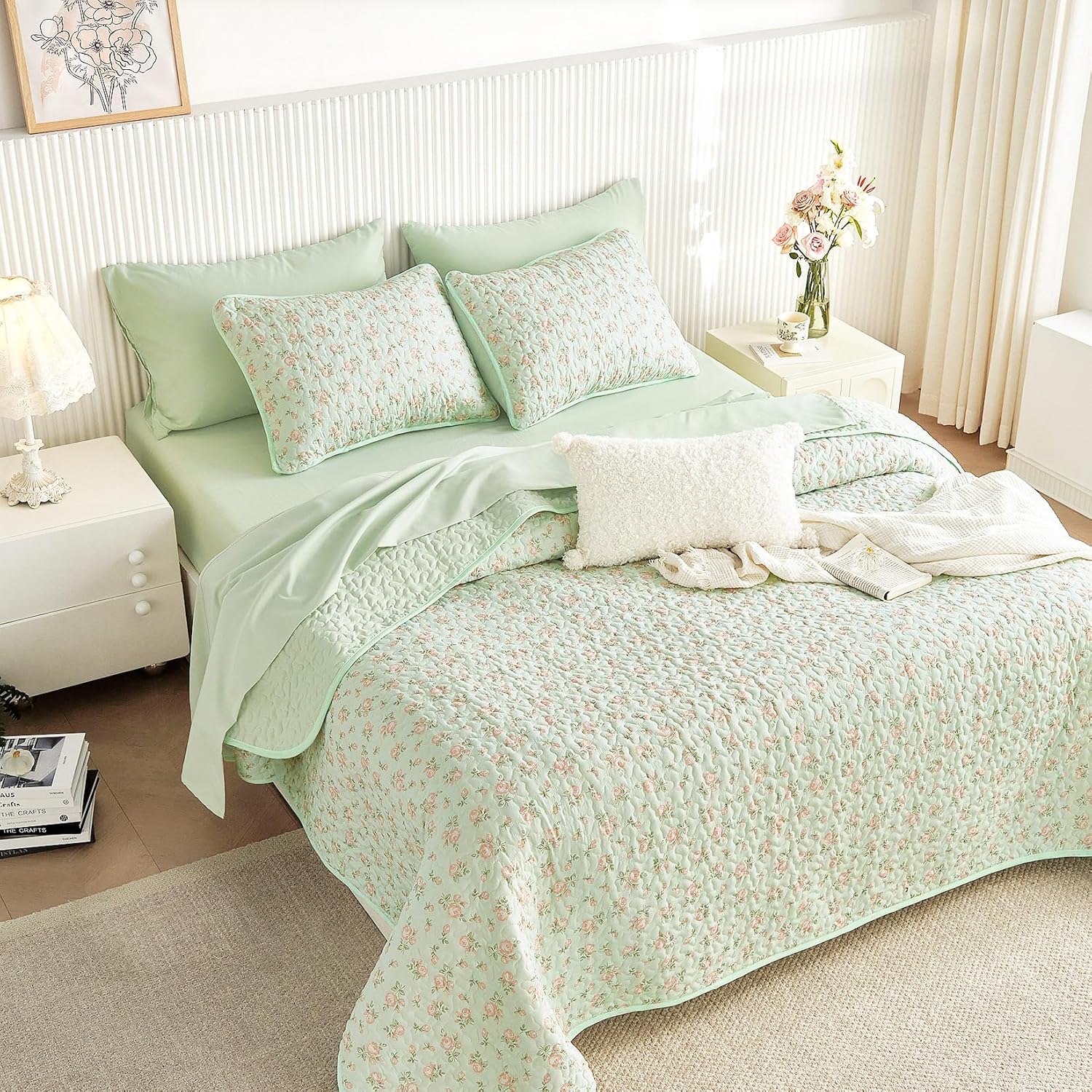 Wake In Cloud - Floral Quilt Set, Coquette Cottagecore Shabby Chic Flower Pattern for Women Teen Girls, Reversible Lightweight Bedspread Coverlet, 3 Pieces, Green Pink, Queen/Full Size - Image 4