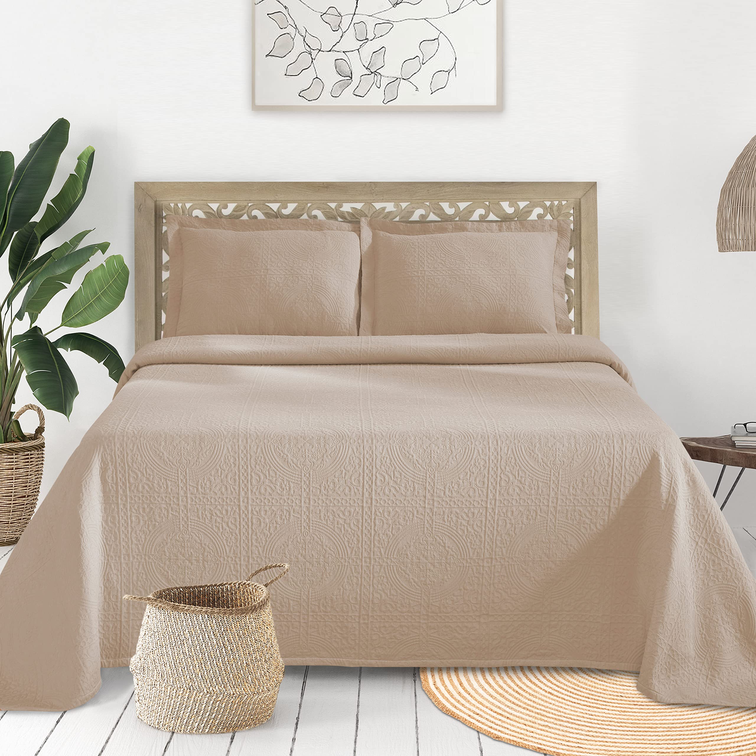 Superior Cotton Fleur De Lis Bedspread Set, Warm Blankets, All-Season Bedding, Bedroom Decor, Decorative Boho Medallion Coverlet, Includes 1 Bedspread, 2 Pillow Shams, Full, Linen