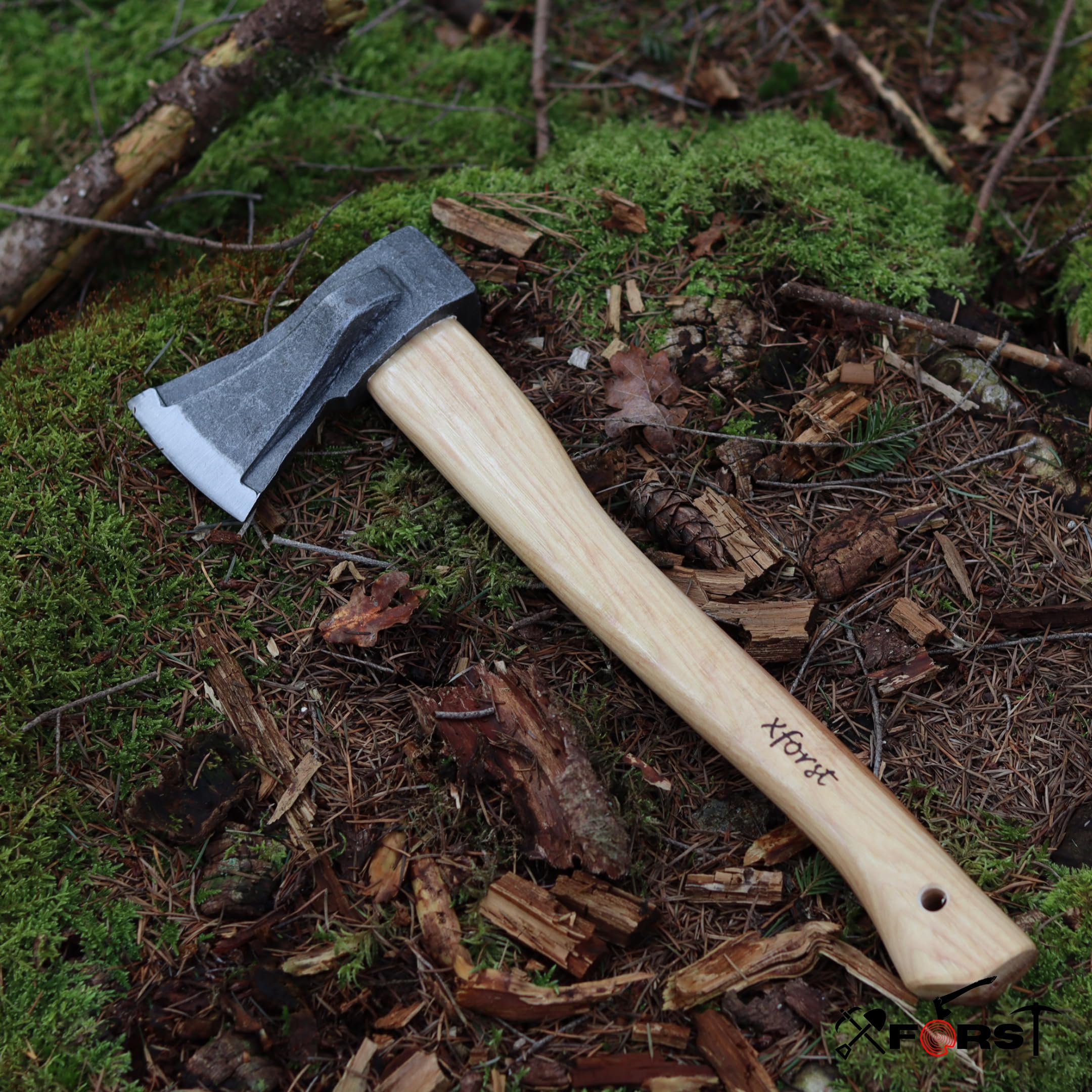 Hacha Xforst de Mano Con Mango de Madera y Hoja de Acero Al Carbono - Universal para Camping y Estilo Vikingo
