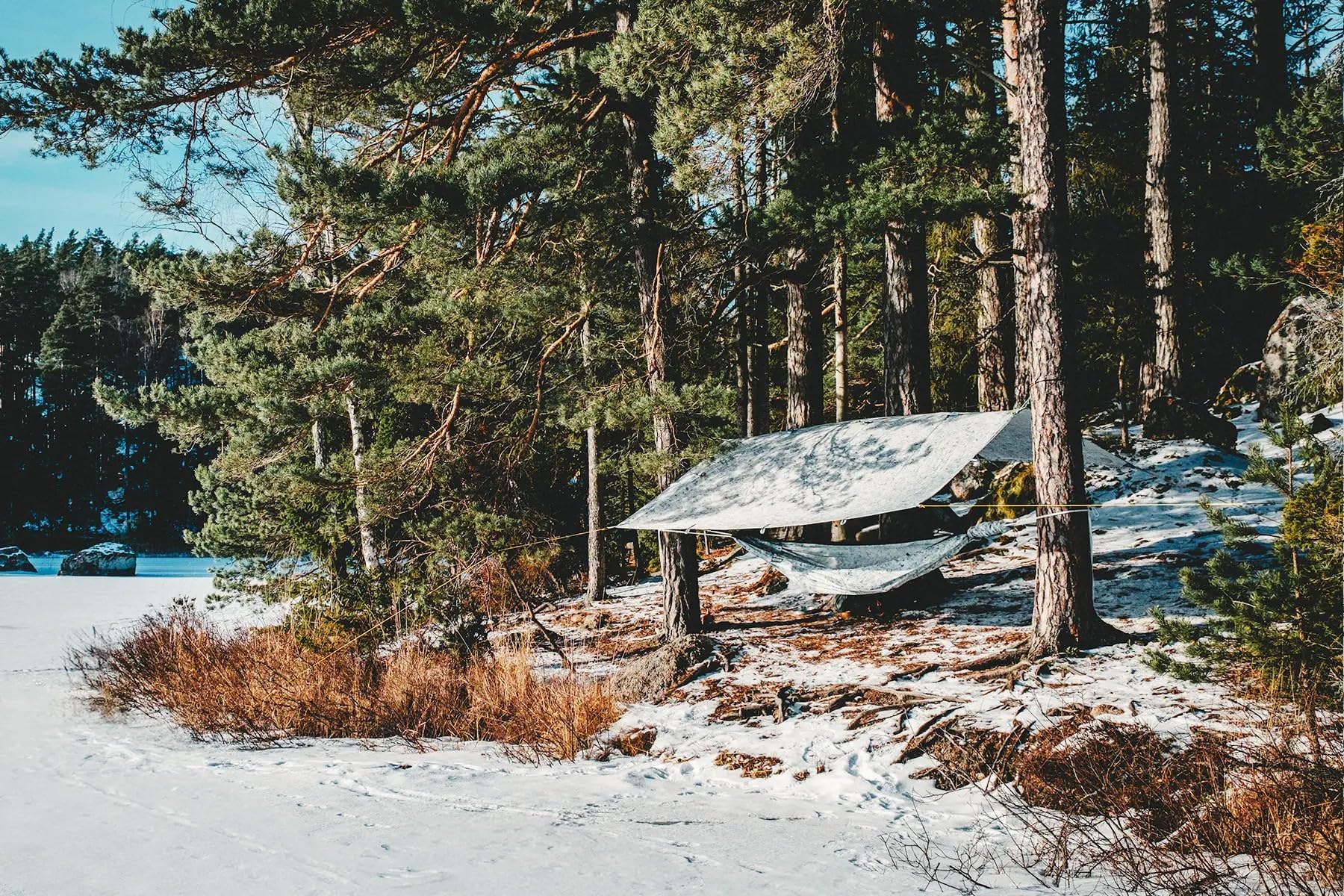 DD Hammocks Frontline Hammock - Winter MC: Amaca mimetica leggera con zanzariera per campeggio ed escursionismo