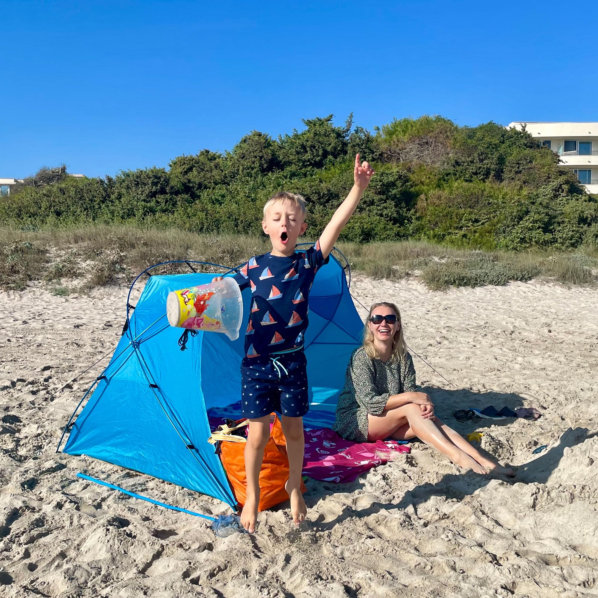 outdoorer große Strandmuschel Santorin Alu Air mit Fix up System - XXL Strandzelt mit UV 80 Sonnenschutz, Windschutz am Strand, kleines Packmaß für Reisen, leichtes Sonnenzelt mit Alugestänge
