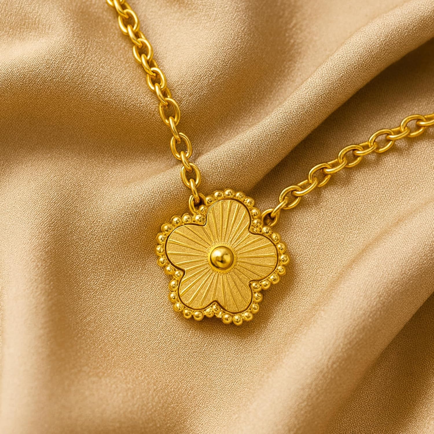 Clover Necklace for Women - 18K Gold Plated Stainless Steel Leaf Floral Lucky Pendant Necklace - Waterproof - Anti-tarnish - Jewelry Gift