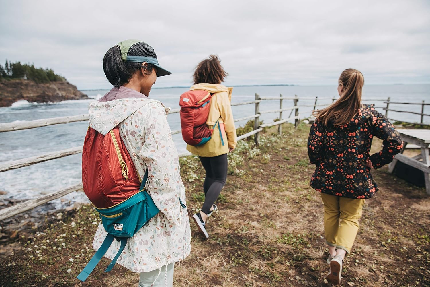 burton packable skyward 25l