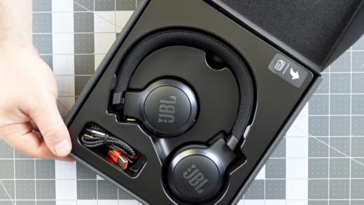 JBL Live 460NC Unboxing and Initial Thoughts - The Details