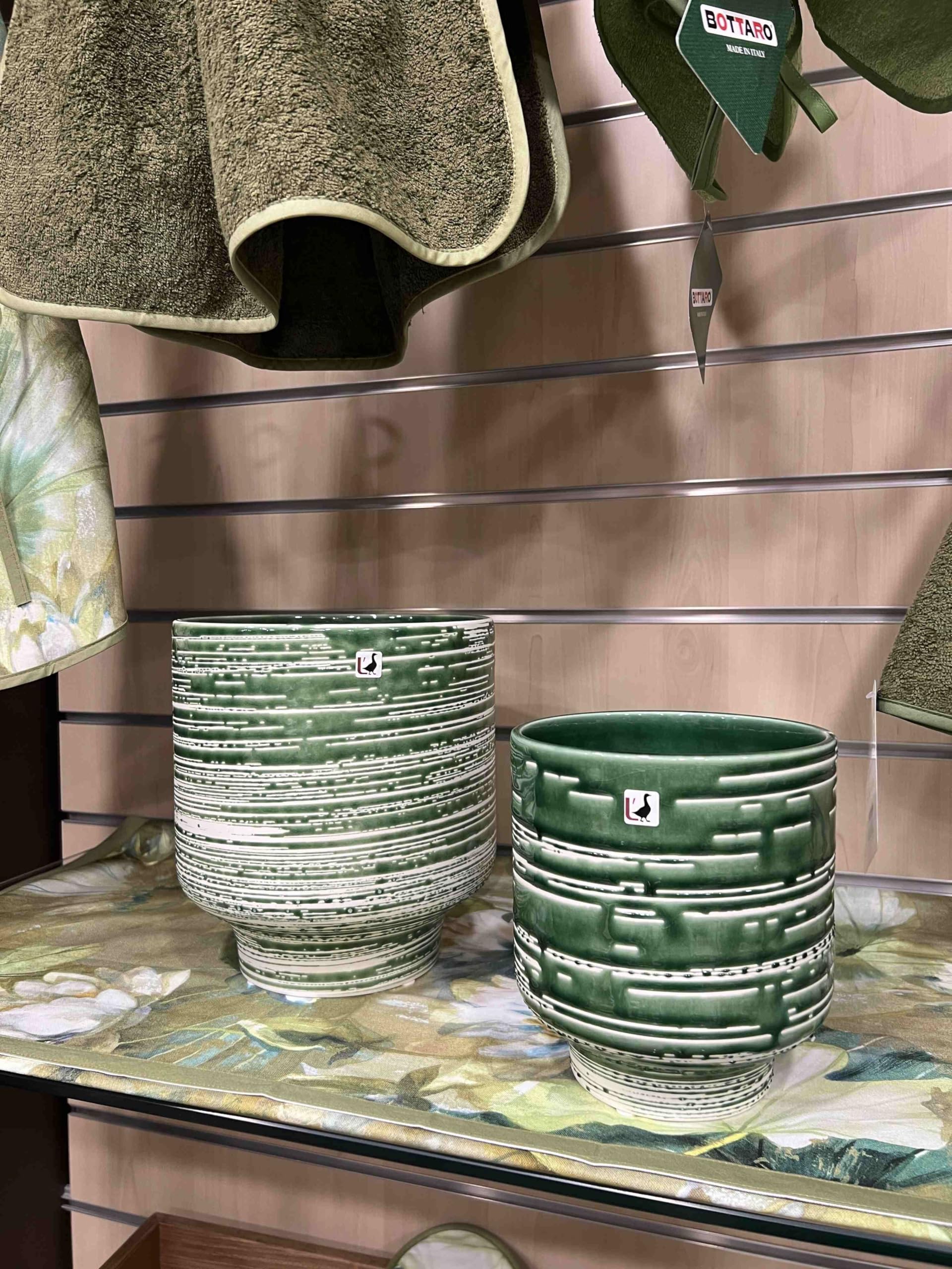 Vase bas L'Oca Nera objet design haut de gamme en céramique artisanale