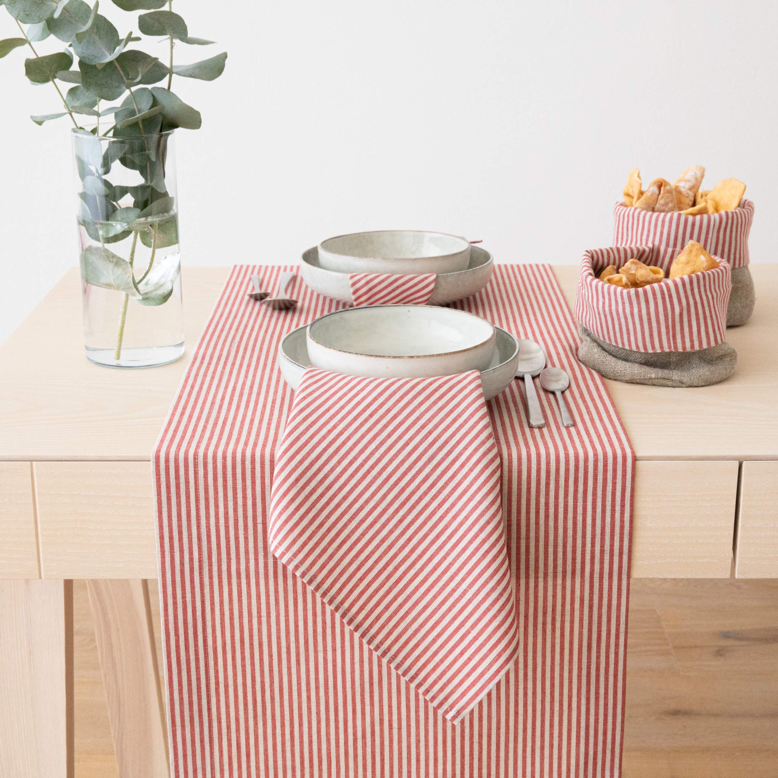 LinenMe Set 4 Stoffservietten Leinen Jazz - Leinenservietten 53% Leinen 47% Baumwolle - Servietten Stoff - ROT GESTREIFT - 51x51 cm