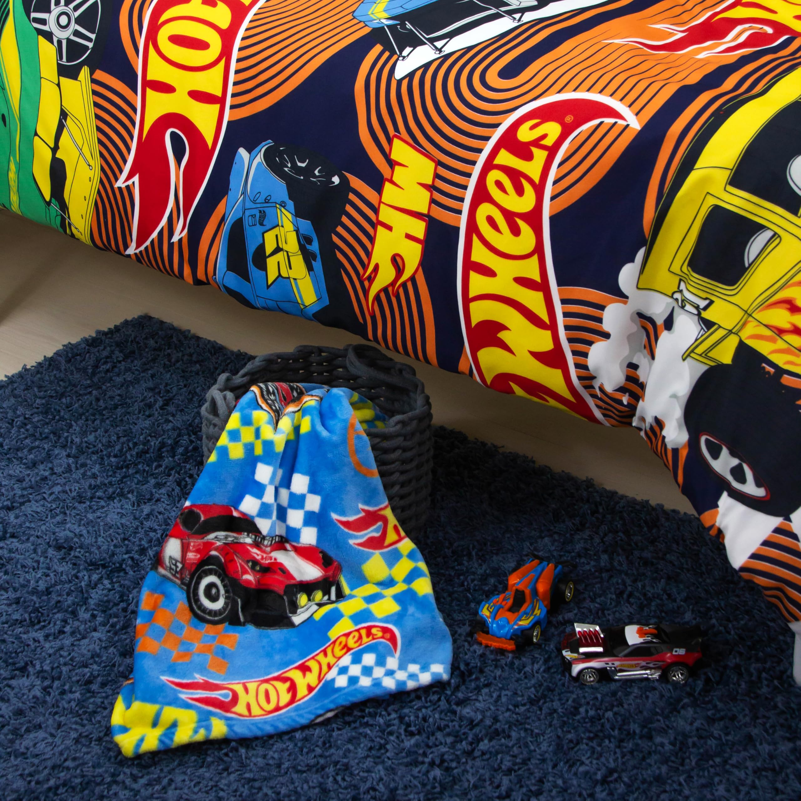Character World Coperta ufficiale Hot Wheels in pile, super morbida e calda, motivo fiamma, perfetta per camera da letto, campeggio e pigiama party, 100 x 150 cm