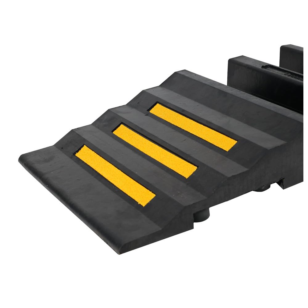 Dönges Gummischlauchbrücke, B, 2 x B, C oder D (Gummibrücke Überfahrhilfe Überfahrschutz Kabelbrücke Schlauchbrücke), aus schwarzem Vollgummi, seitliche Reflexstreifen