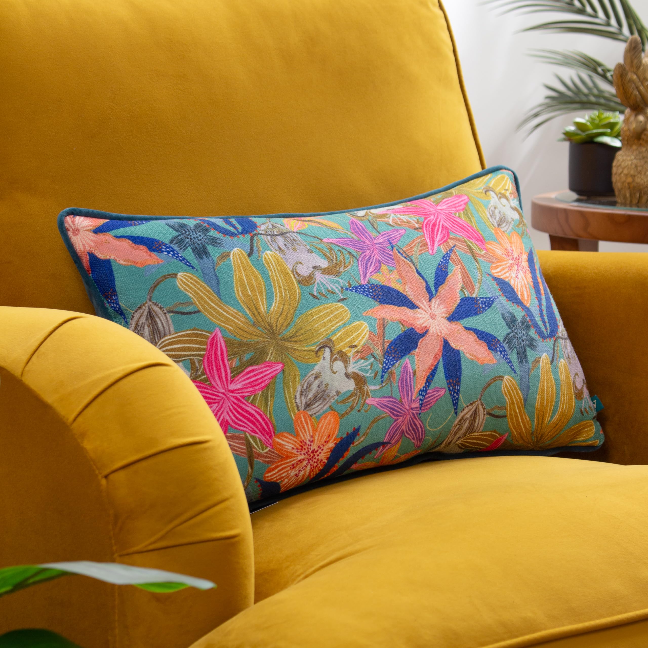 Coussin rembourré en plumes Wylder Luna pour une ambiance cocon et végétale