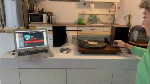 Udreamer Platine Vinyle Système Hi-FI avec Enceintes d’étagère 40 W, lecteurs de Vinyle Bluetooth avec Plateau en Aluminium, entraînement par Courroie 2 Vitesses contrepoids réglable AT-3600L Marron - Les Beatles, Paul McCartney, John Lennon, RIngo Starr, George Harrison Udreamer Platine Vinyle Système Hi-FI avec Enceintes d'étagère 40 W, lecteurs de Vinyle Bluetooth avec Plateau en Aluminium, entraînement par Courroie 2 Vitesses contrepoids réglable AT-3600L Marron