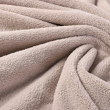 Amazon Moelife ペット用 タオル バスグッズ 超吸水 厚手 マイクロファイバー 犬 猫 体拭き 速乾 ペットバスタオル ドライヤーの時間短縮 シャンプー 大判 70 140cm カーキ モエライフ シャワー バス用品 通販