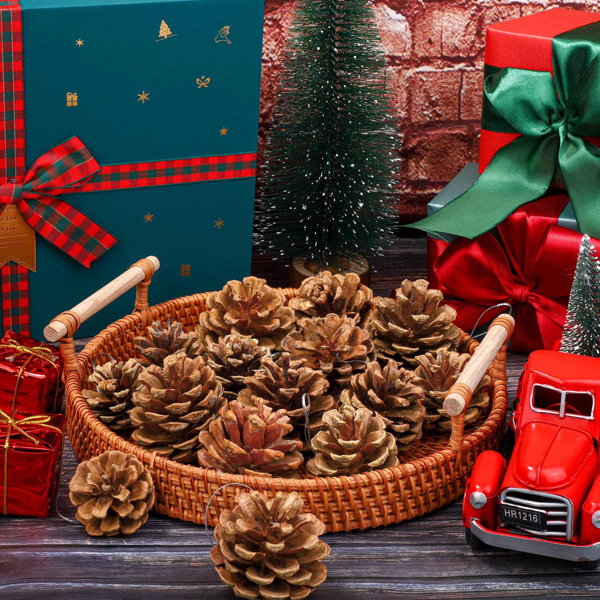 Fovths 30 Stück 2 Größen Weihnachten Tannenzapfen mit Schnur Mini Rustikale Tannenzapfen Bulk Ornamente für Weihnachtsbaum Handwerk Urlaub Zuhause Hängende Ornament Party Favor Kamin Tisch Mittelstück