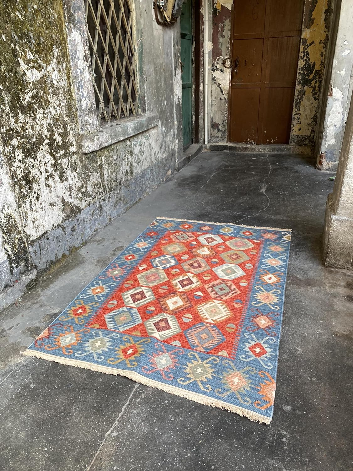 Secret Sea Collection: Modern Kilim Series Small Area Rug, Washable, Reversible, Cotton (2 x 3 feet, Ram's Head Abundance)