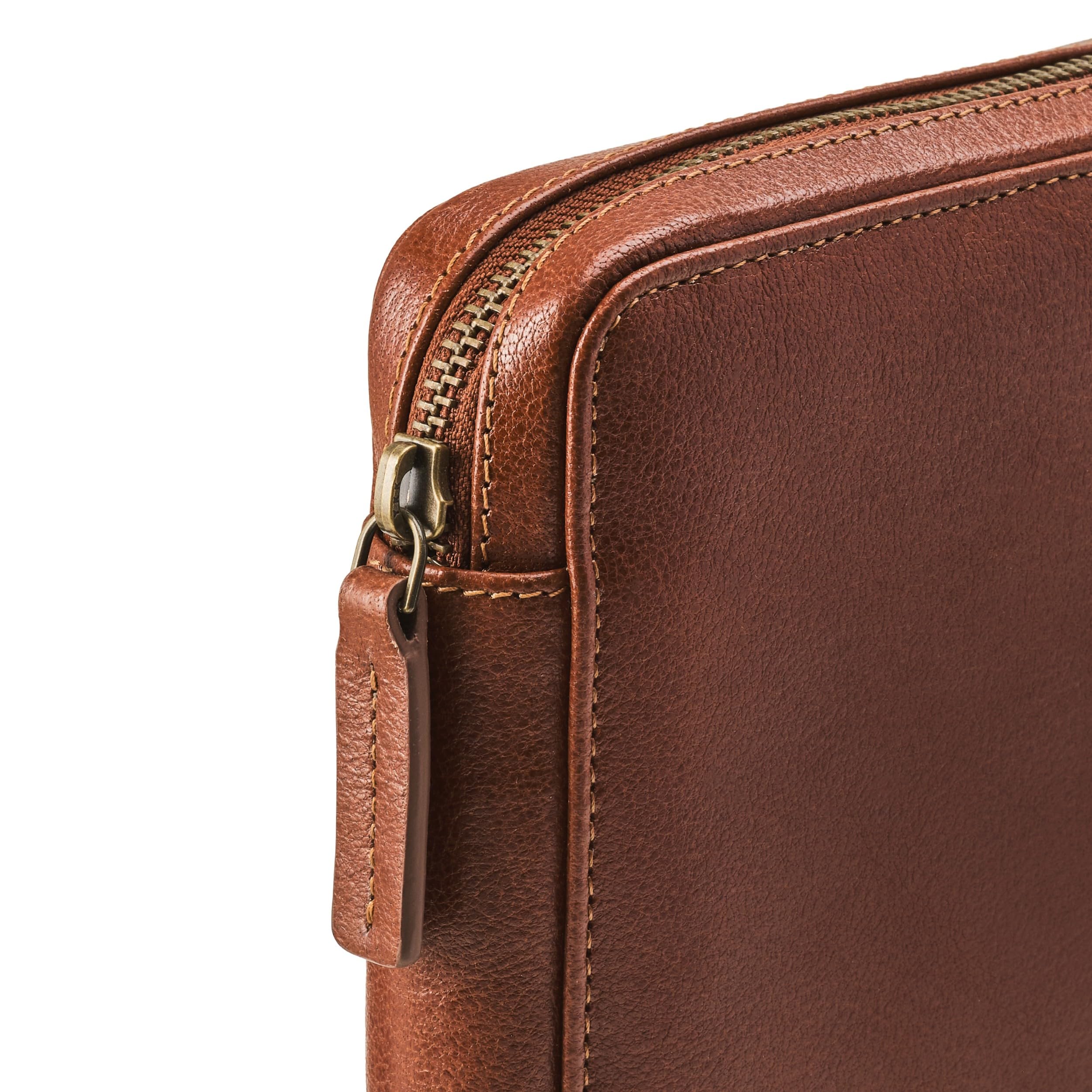 DRAKENSBERG Kate DR00318 - Organizer da viaggio universale per Kindle e lettori di eBook fino a 7", realizzato a mano, in pelle di bufalo, retro vintage, marrone Avana