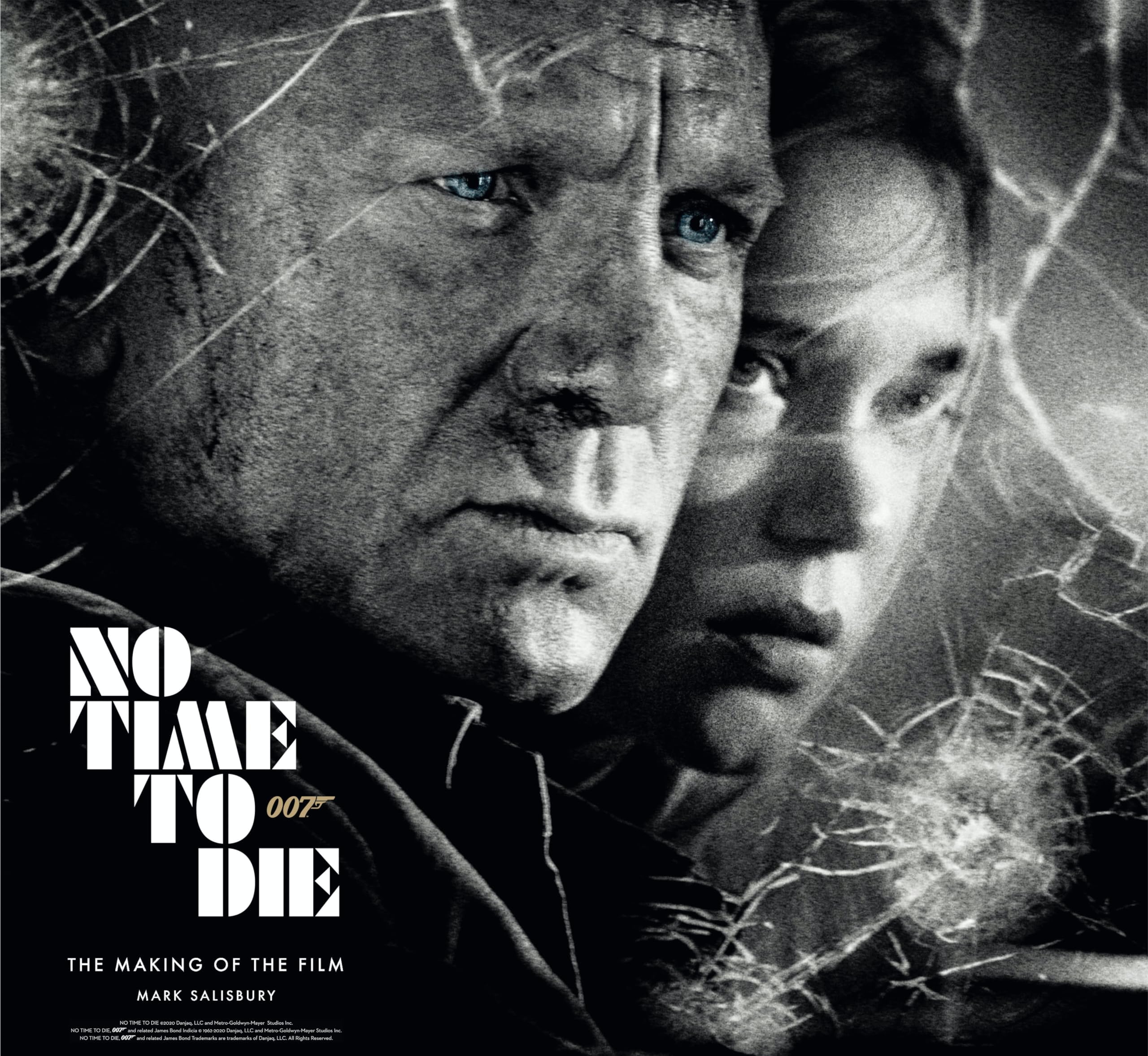 No Time To Die: The Making of the Film Hardcover – Illustrated, 12 Oct. 2021