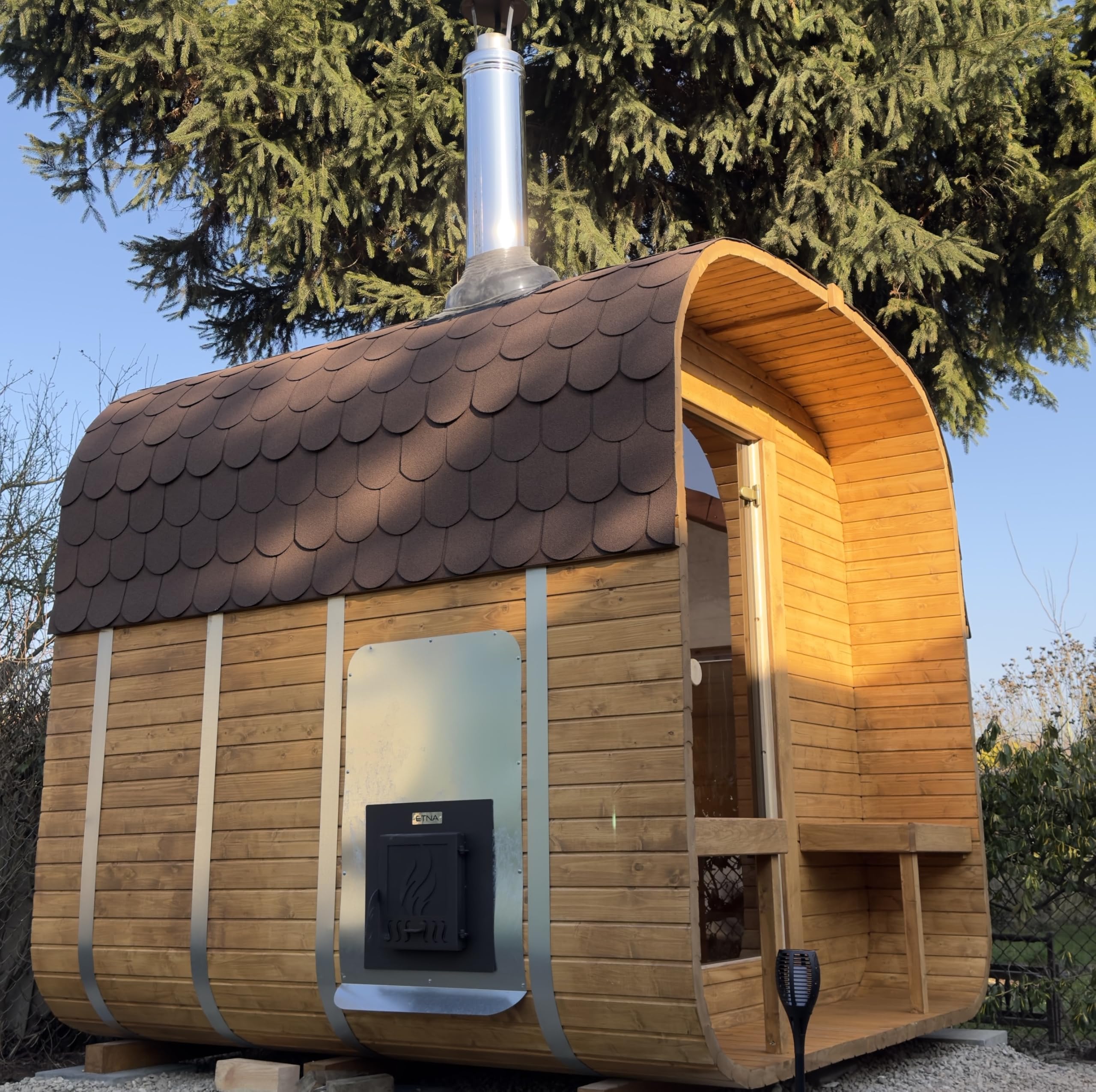 Fasssauna Gartensauna aus Fichtenholz mit Holzofen ETNA – 4–6 Personen