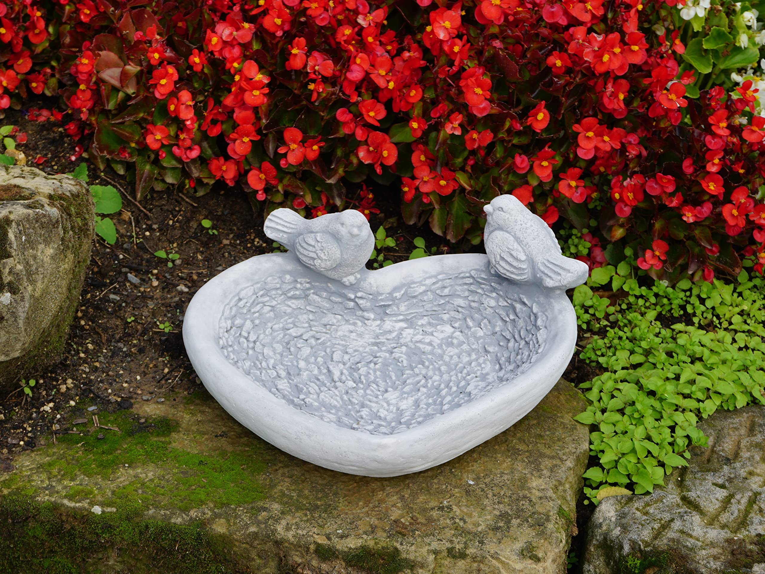 gartendekoparadies.de Vogel-Trinkschale Herz, H. 15 cm, 8 kg, Grau, frostsicher aus Steinguss für Außenbereich