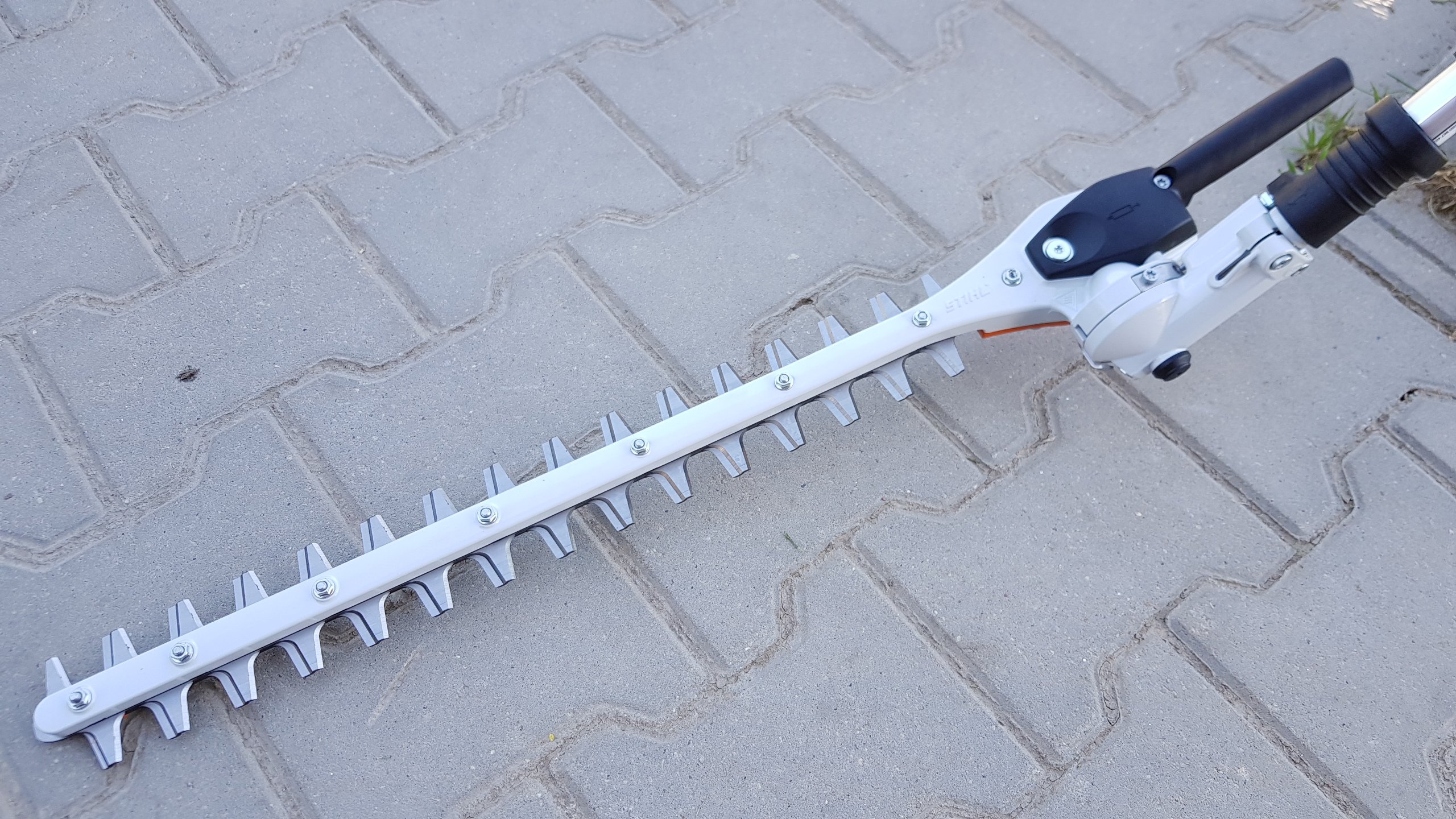 Stihl 42437405003 HL-KM 145° Grad Anbauwerkzeug Heckenschneider Kombiwerkzeug
