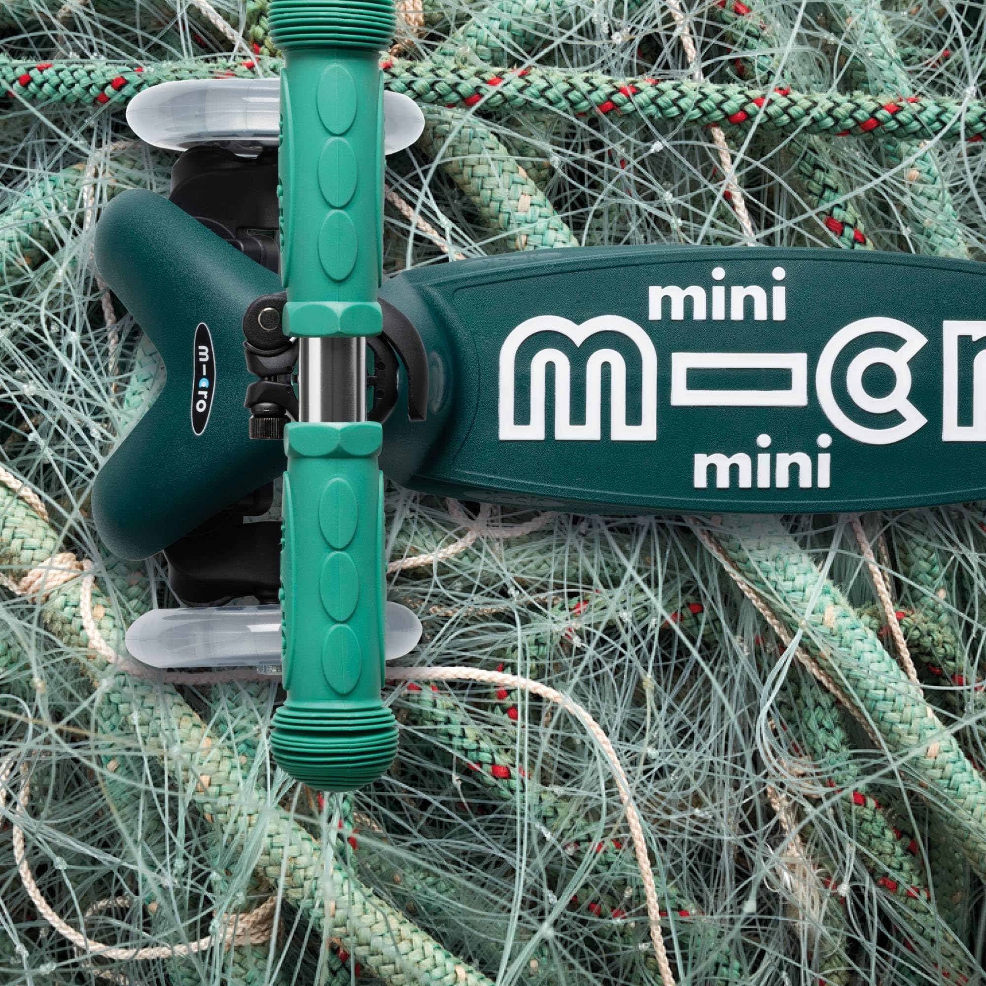 Micro® | Mini Deluxe Eco Patinete 3 Ruedas Niños | Fabricado con Materiales reciclados | Altura Regulable | Sistema de Giro por inclinación | 2-5 Años