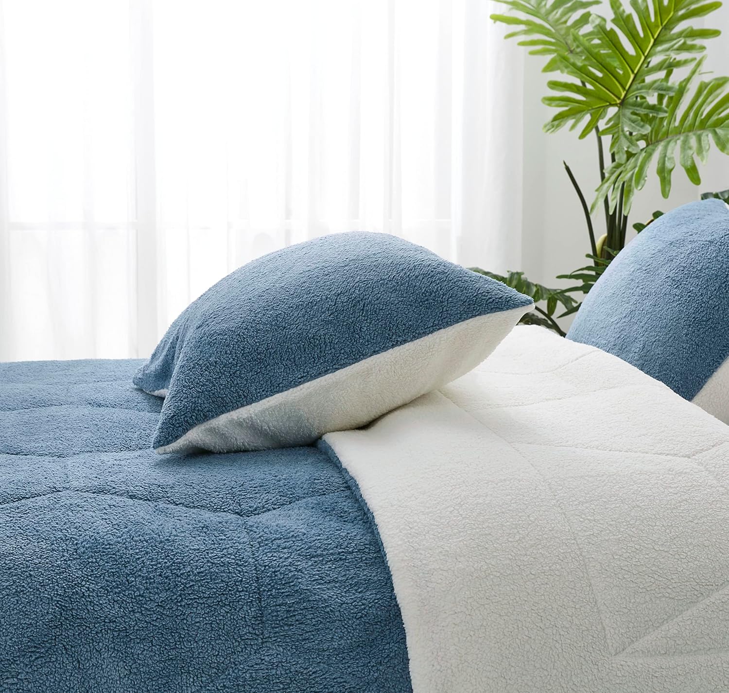 Chezmoi Collection Wynne 3-Piece Honeycomb Sherpa Comforter Set - Double Sided Reversible Sherpa Bedding - King, Blue