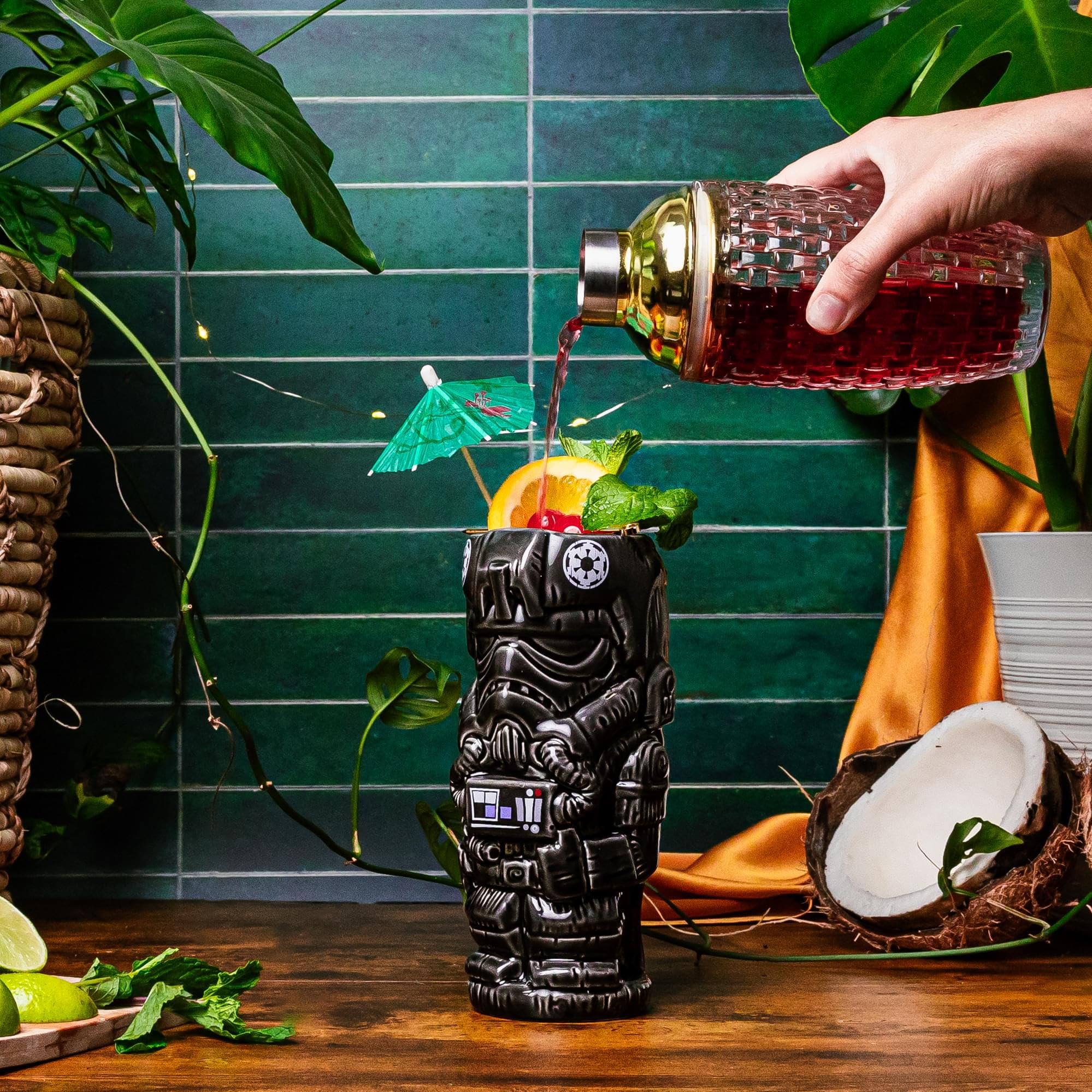 スターウォーズ Geeki Tikis TIE Fighter Pilot Geeki Tikis Caneca de cerâmica Star Wars TIE Fighter Pilot