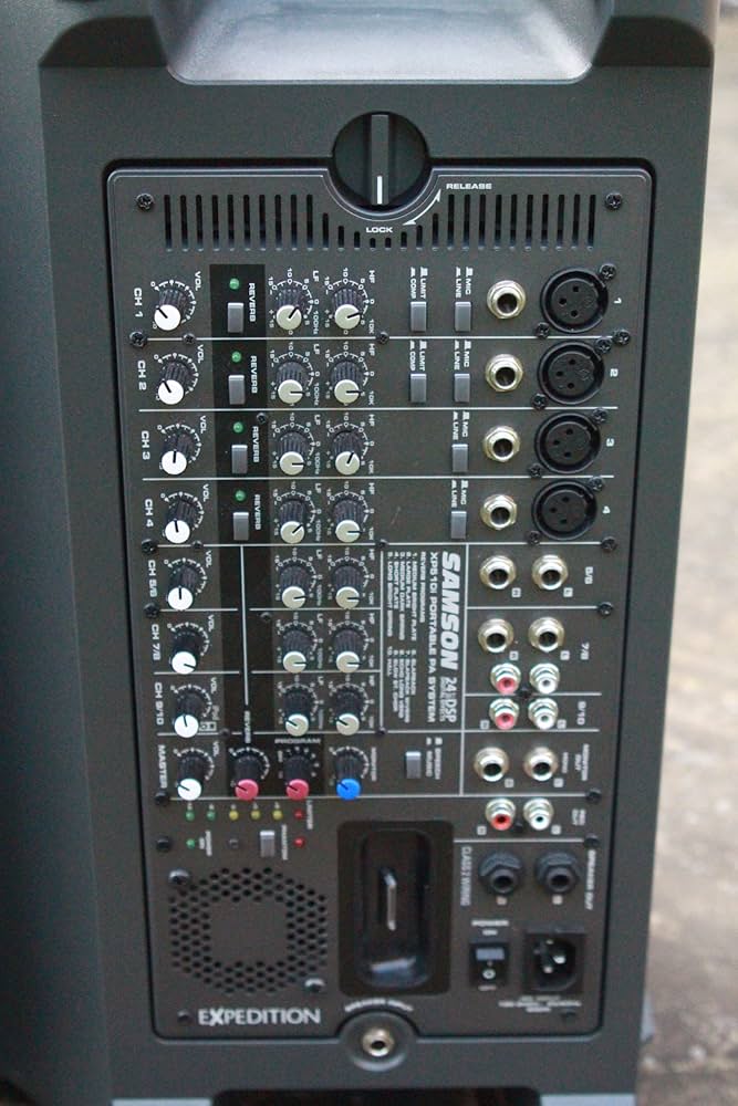 サムソン　スピーカー　XP510i Samson XP510I Portable PA With iDock : Amazon.ca: Musical