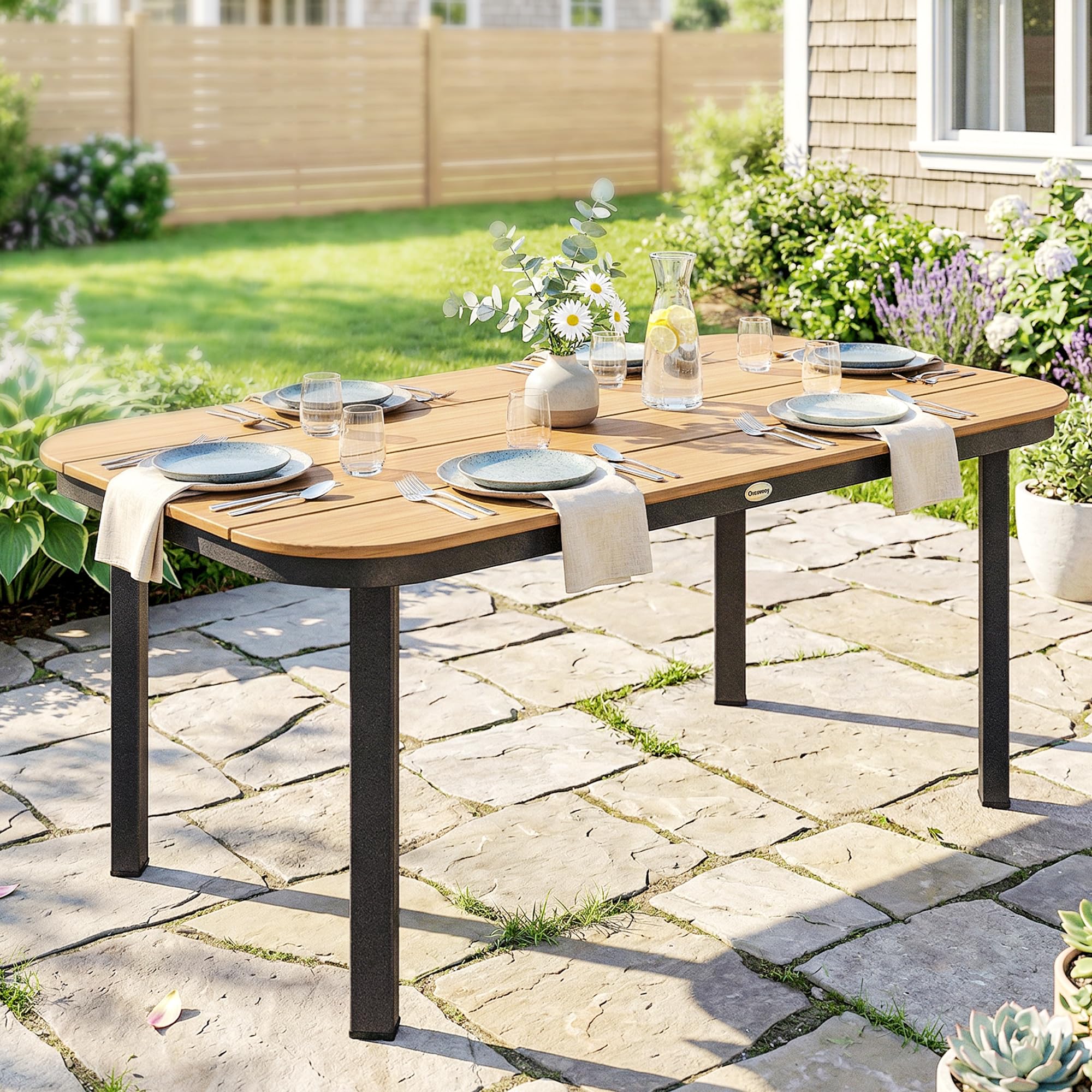Outsunny Table de Jardin Rectangulaire pour 4-6 Personnes, Plateau en WPC à Lattes, Bords Arrondis, Structure en Métal, Table à Manger de Jardin pour Balcon Terrasse, 155x88x72cm, Naturel